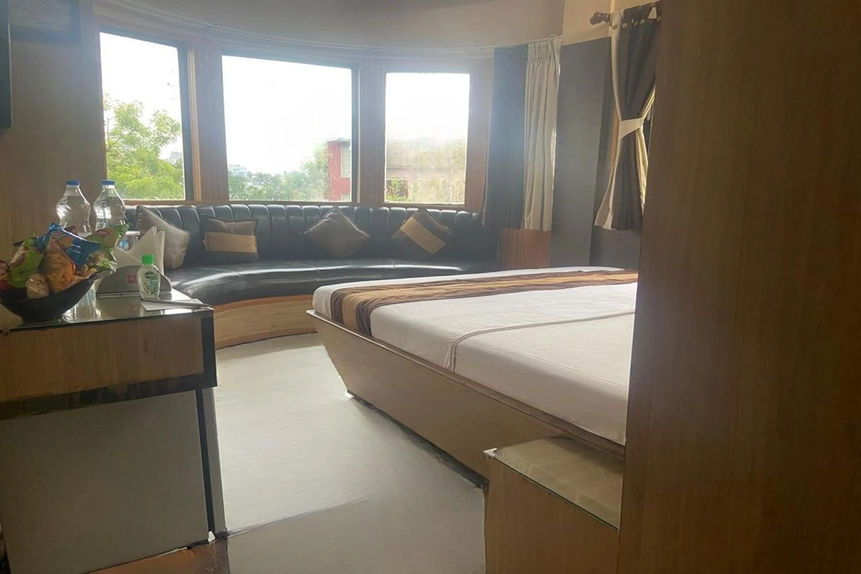 Bed in The Kei Inn & Suites Hotel near Salt Lake