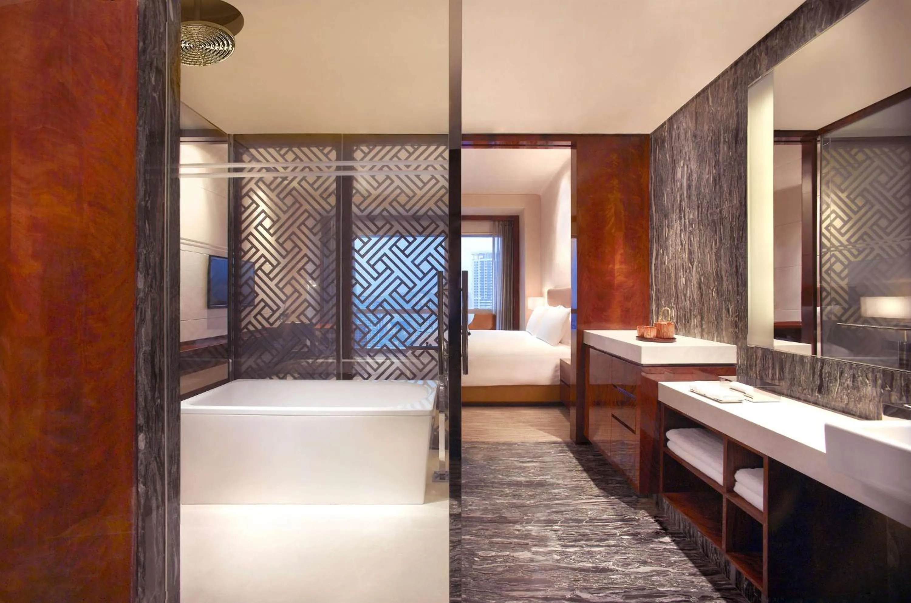 Photo of the whole room, Bed in Grand Hyatt Shenzhen