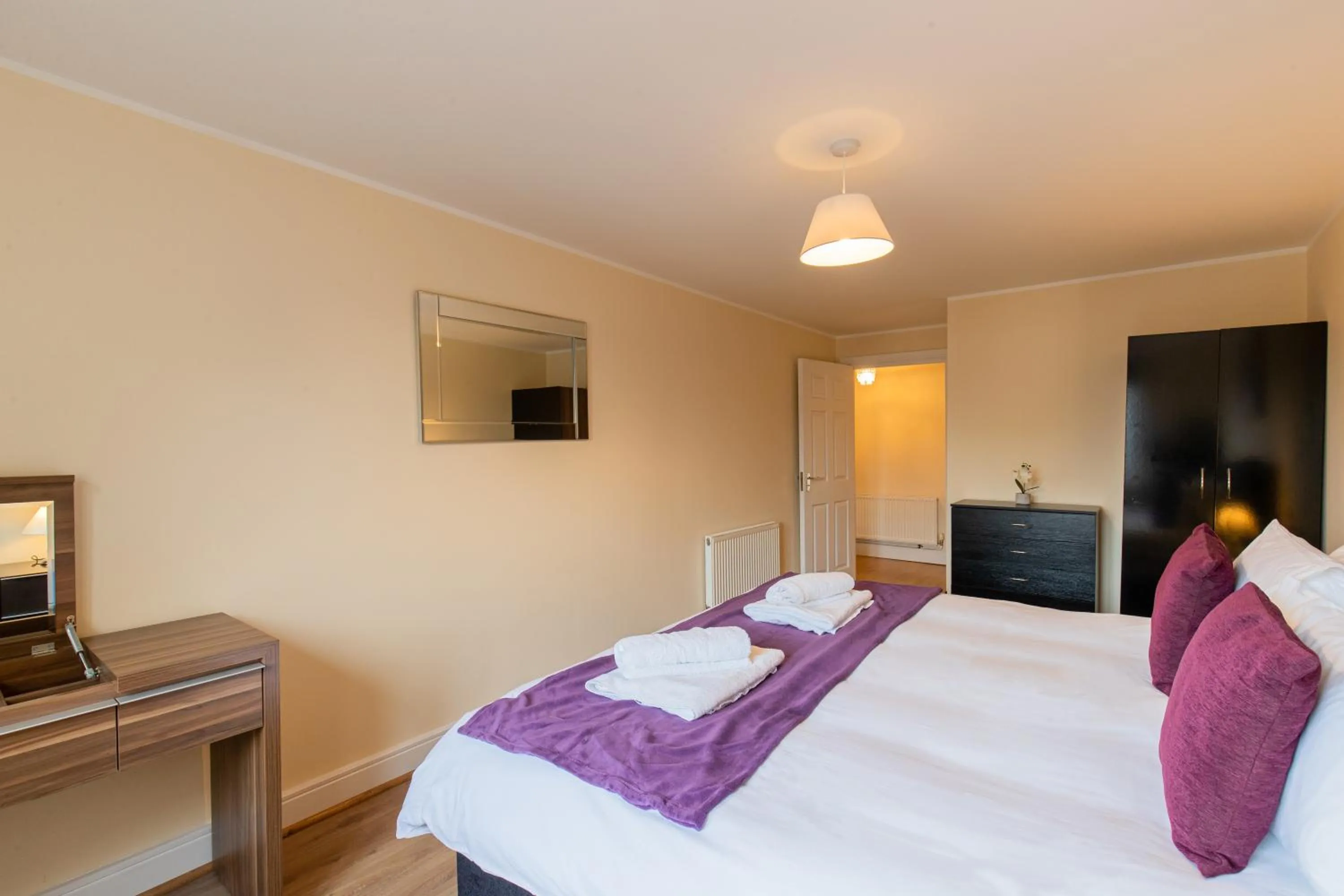Other, Bed in 2 Bedroom Penthouse, Clockhouse, Hoddessdon