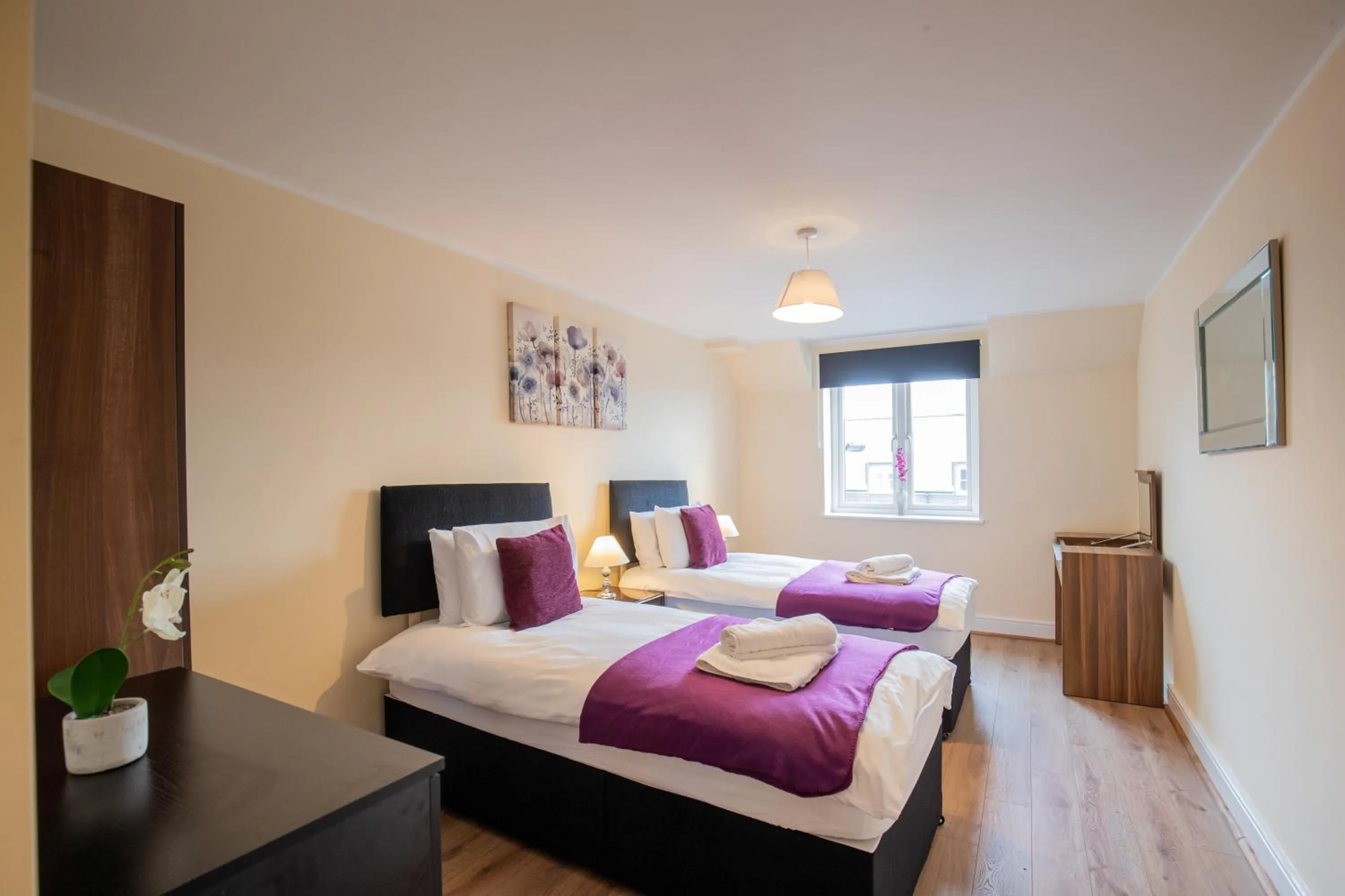 Other, Bed in 2 Bedroom Penthouse, Clockhouse, Hoddessdon