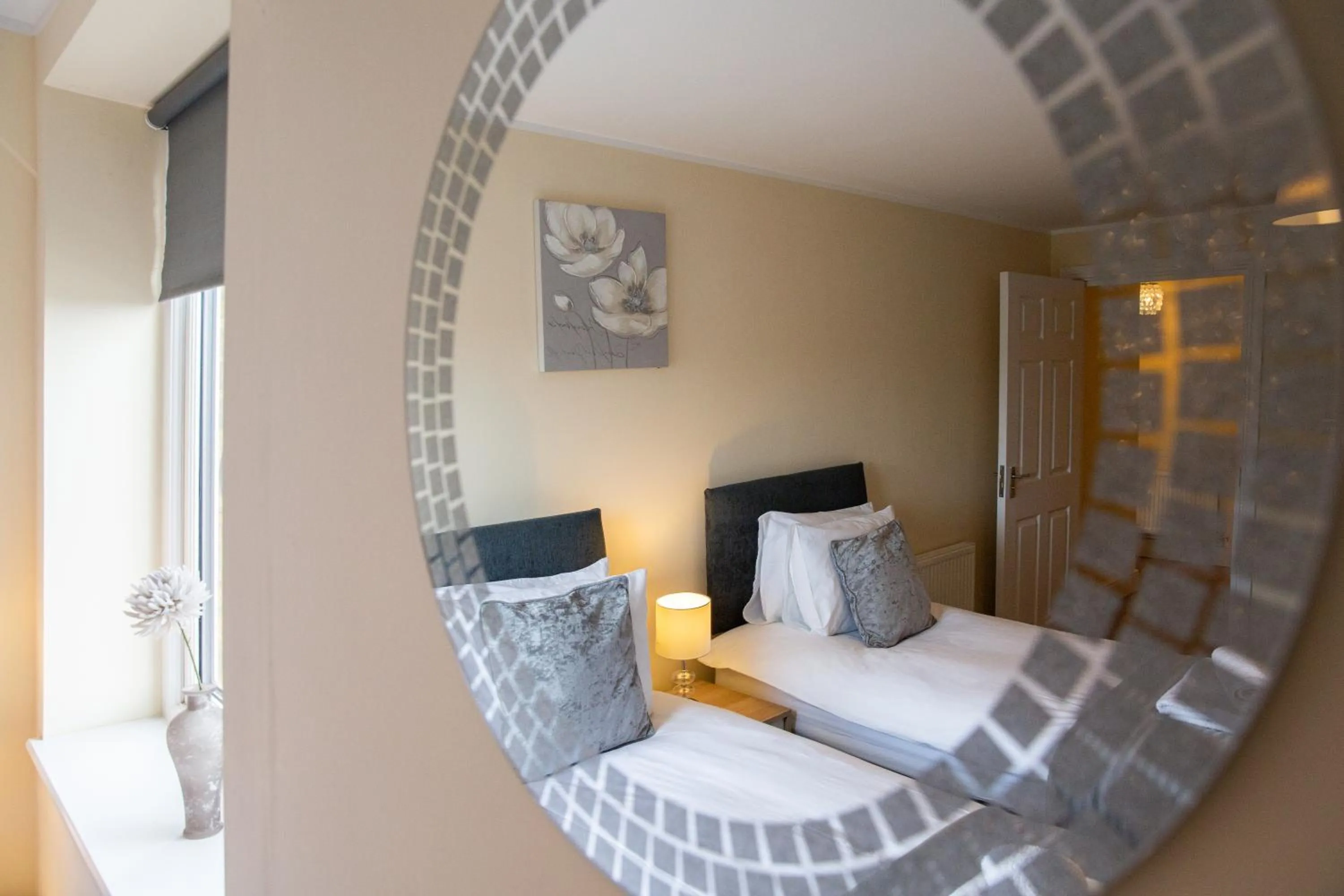 Other, Bed in 2 Bedroom Penthouse, Clockhouse, Hoddessdon