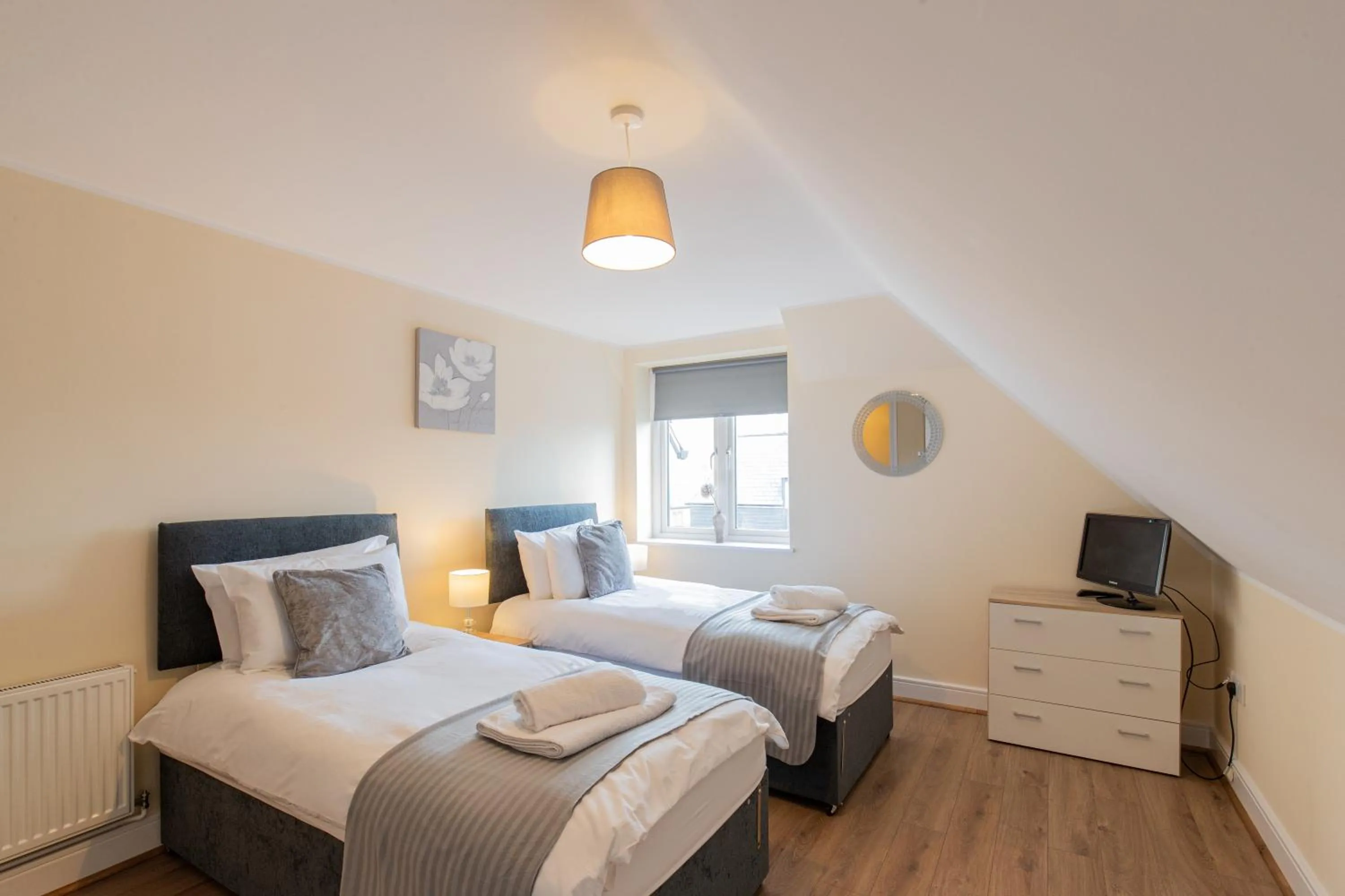 Other, Bed in 2 Bedroom Penthouse, Clockhouse, Hoddessdon