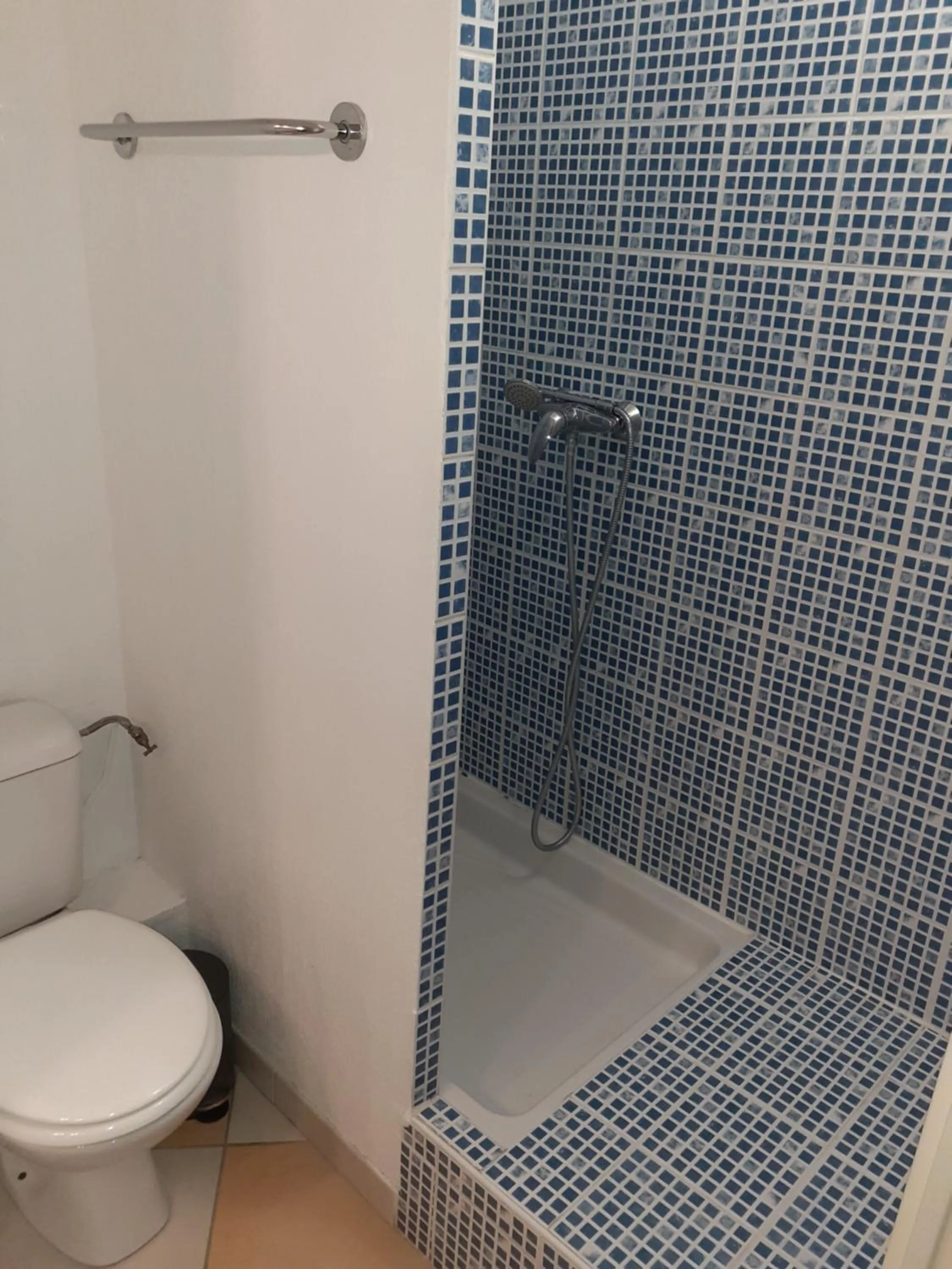 Shower in Arena Résidence