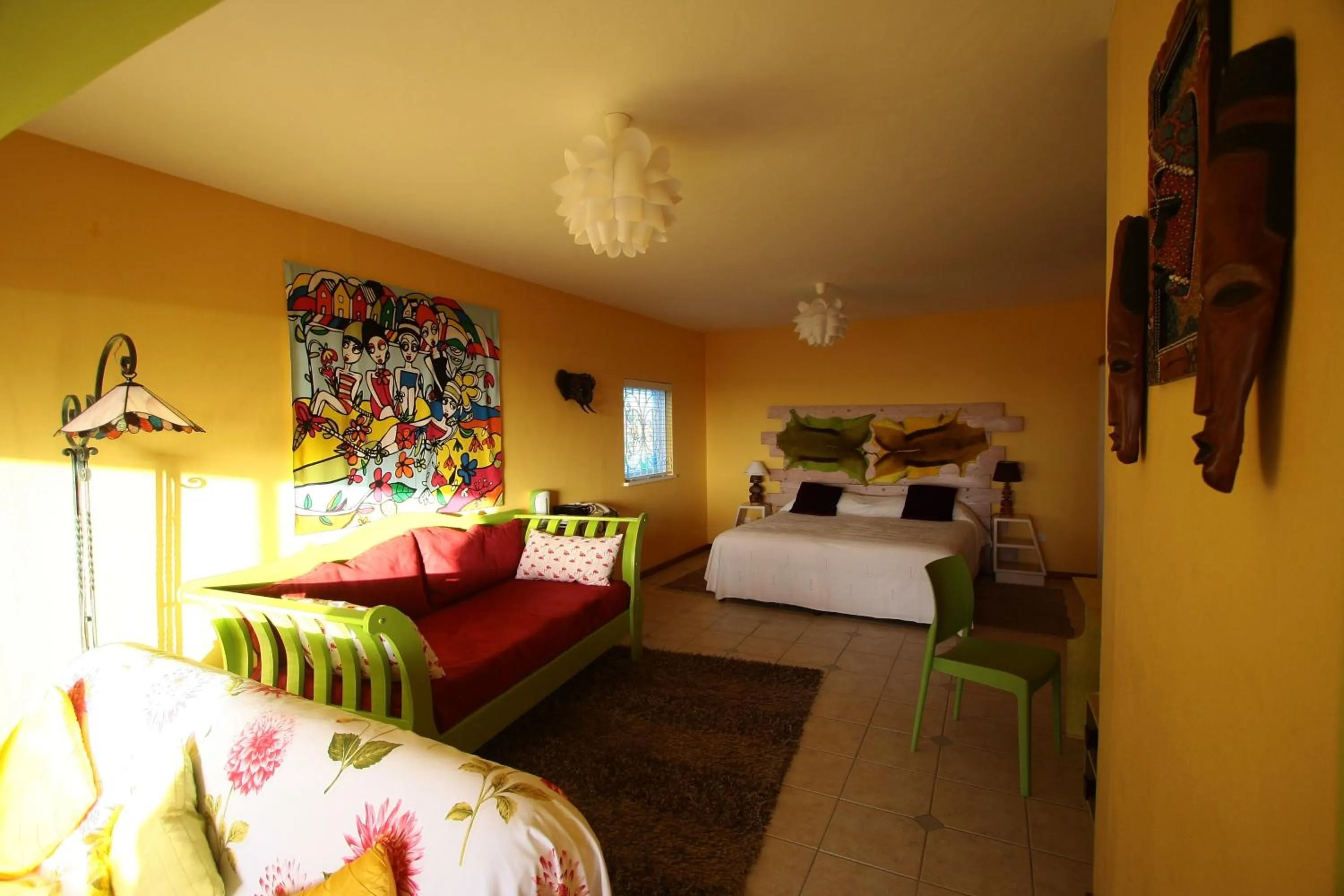 Photo of the whole room, Bed in Lagoon Lodge