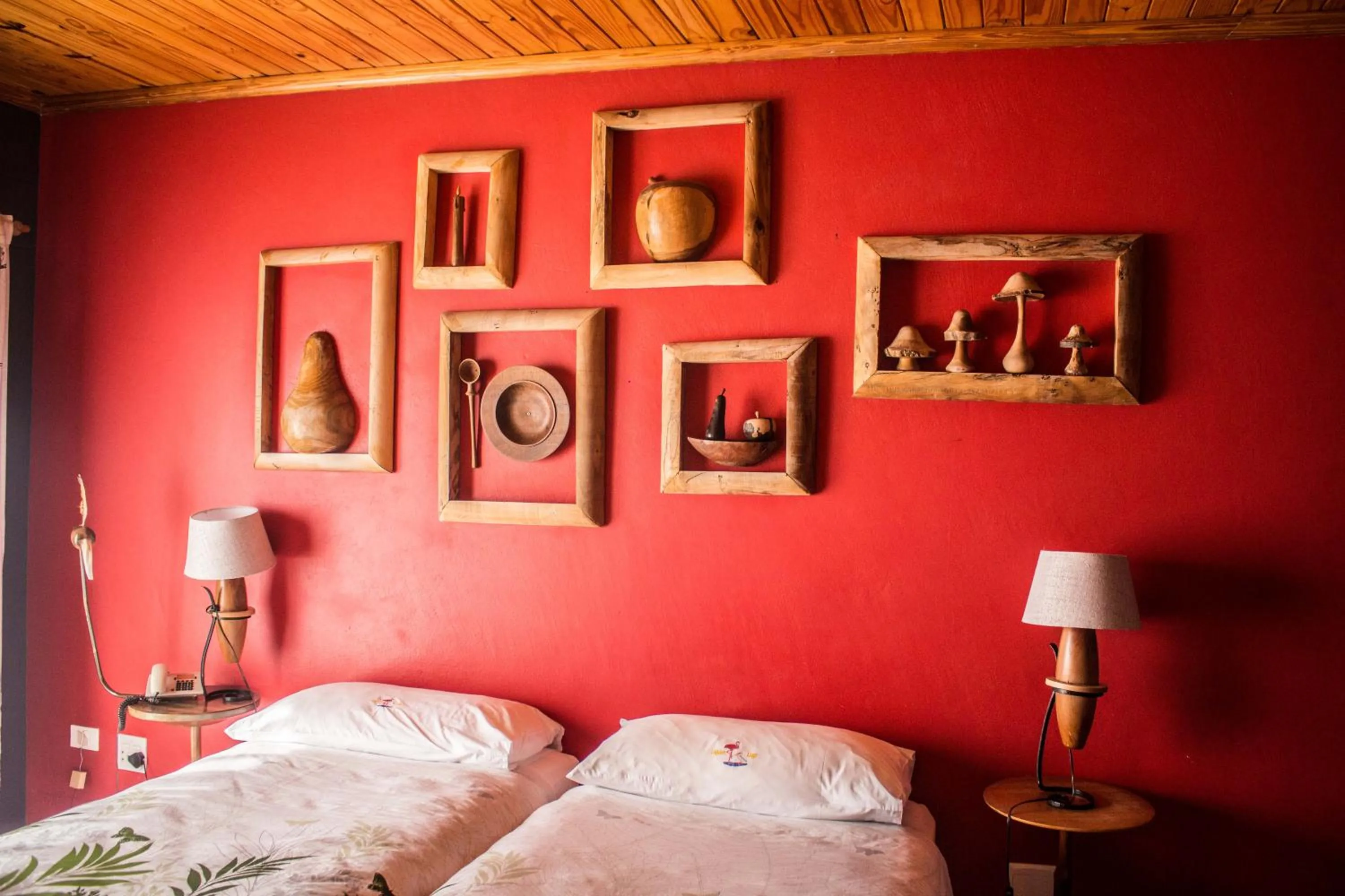 Decorative detail, Bed in Lagoon Lodge