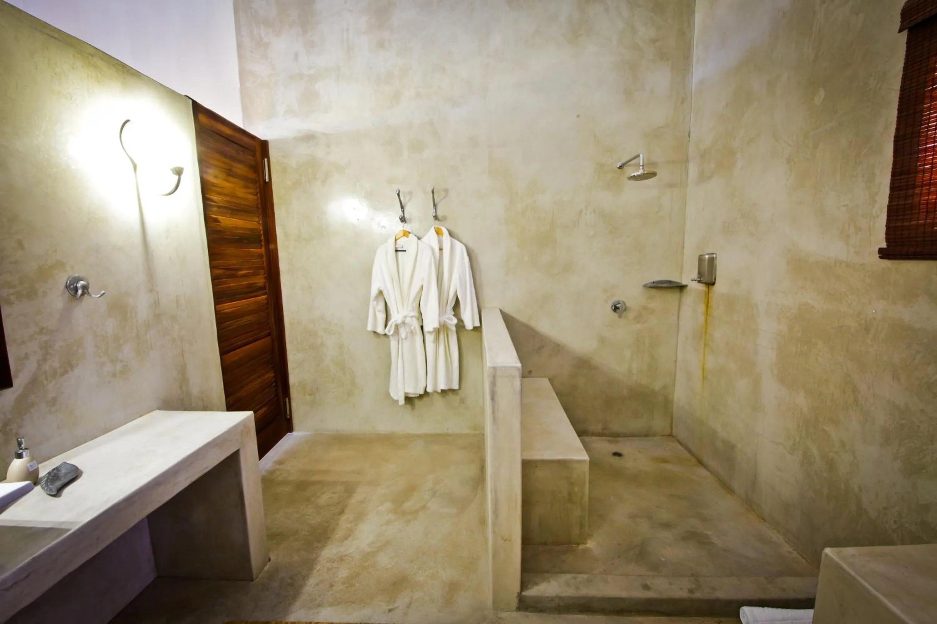 Shower in Otjiwa Safari Lodge