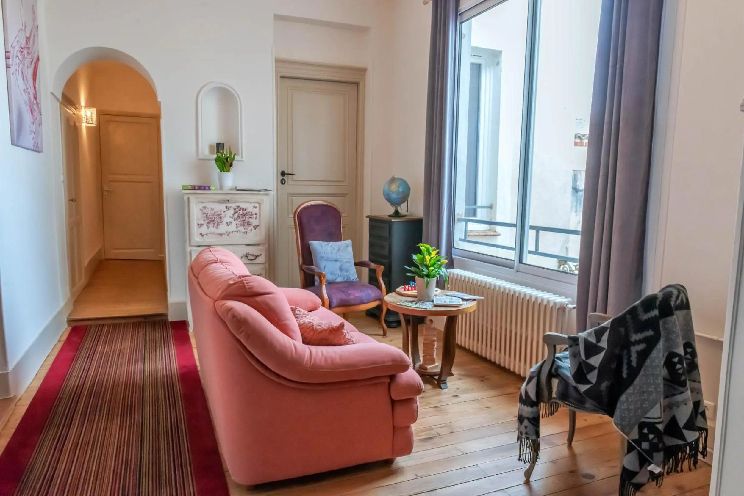Seating area in La Maison DUFFOUR chambres d'hôtes avec Petit Déjeuner