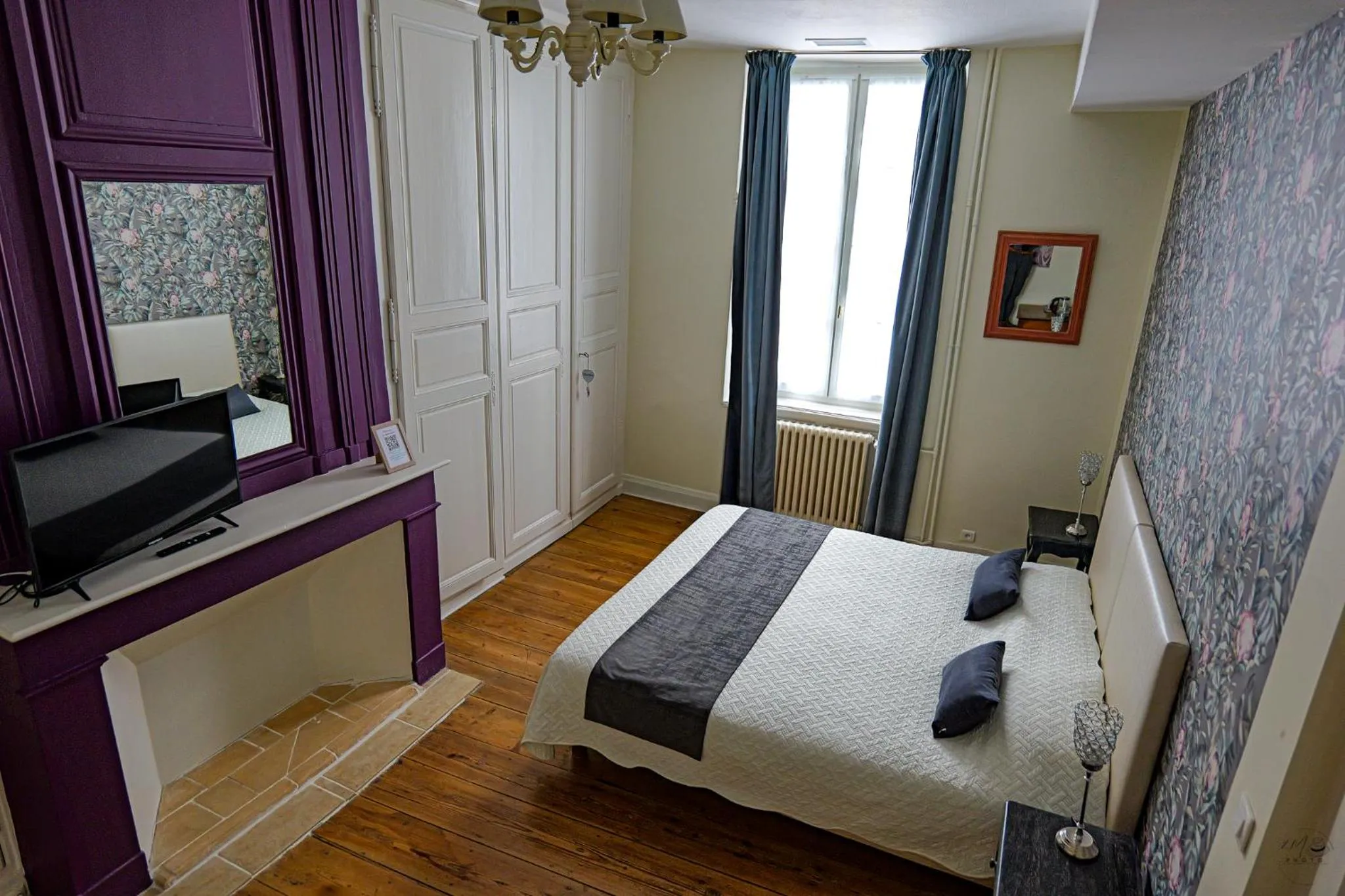 Bed in La Maison DUFFOUR chambres d'hôtes avec Petit Déjeuner