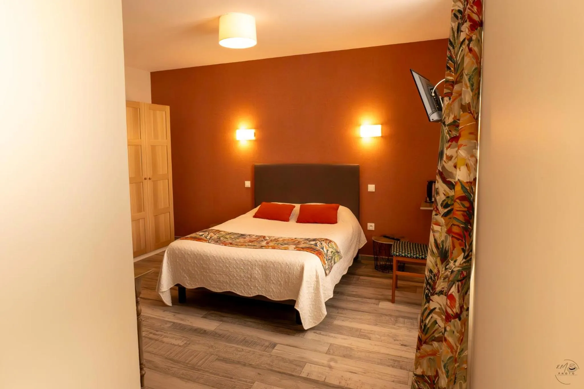 Bed in La Maison DUFFOUR chambres d'hôtes avec Petit Déjeuner