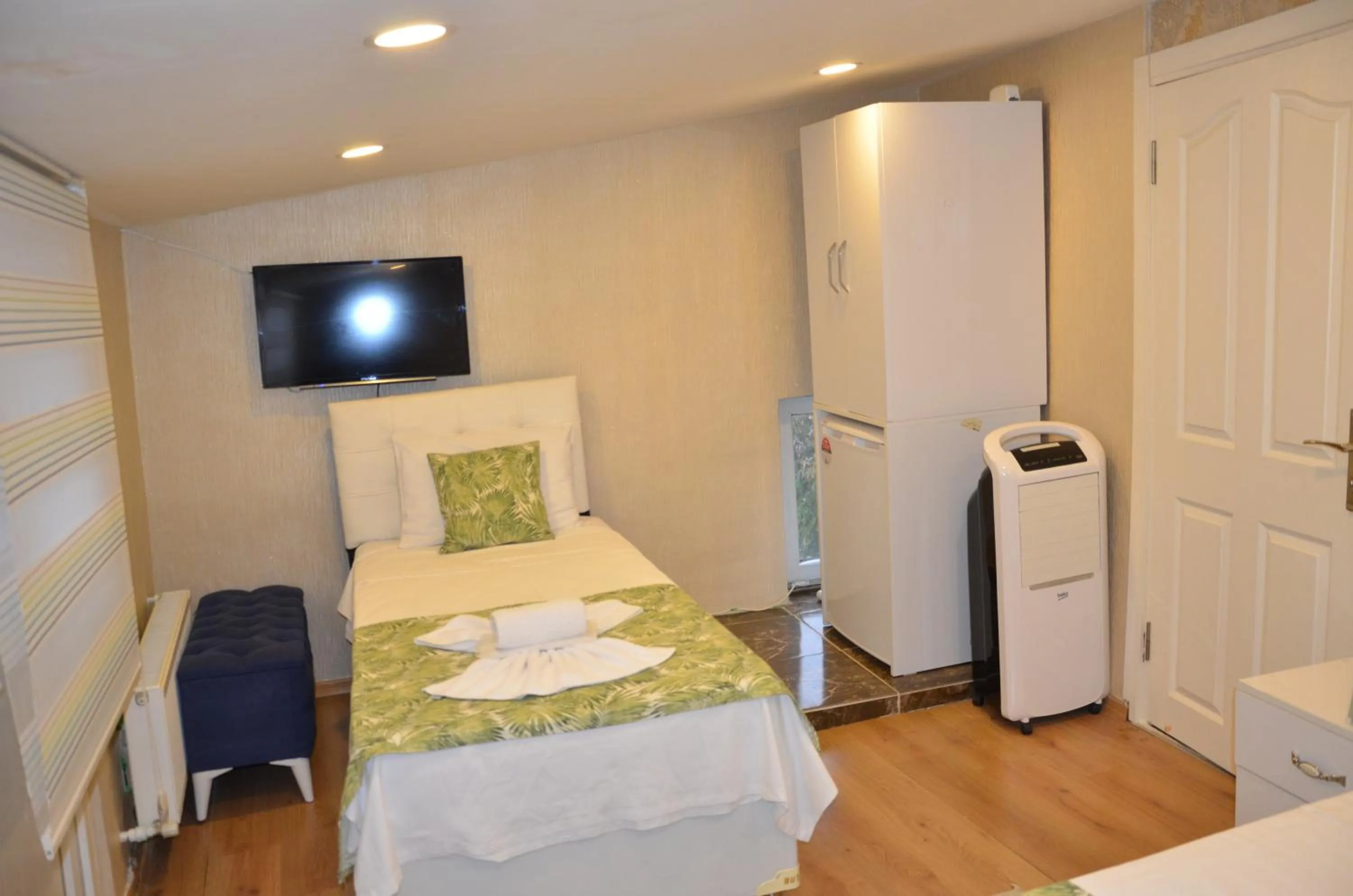 air conditioner, Bed in SULTANAHMET ıŞIL HOTEL