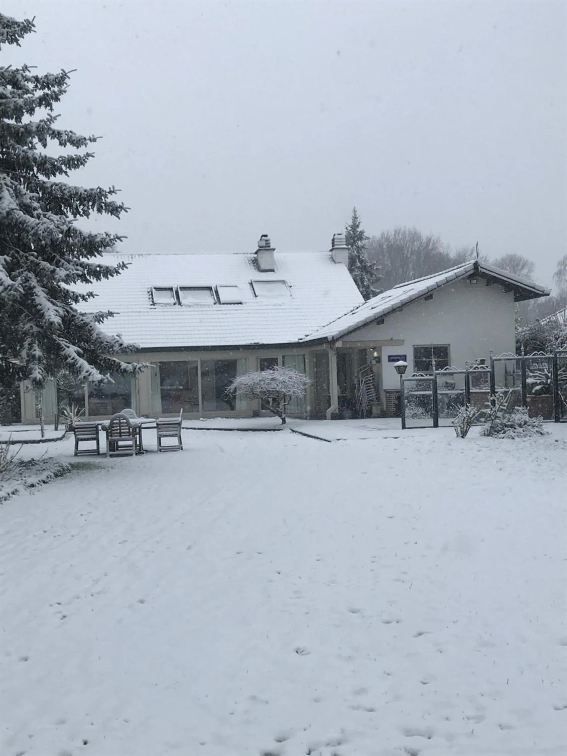 Aquavilla Bed & Breakfast