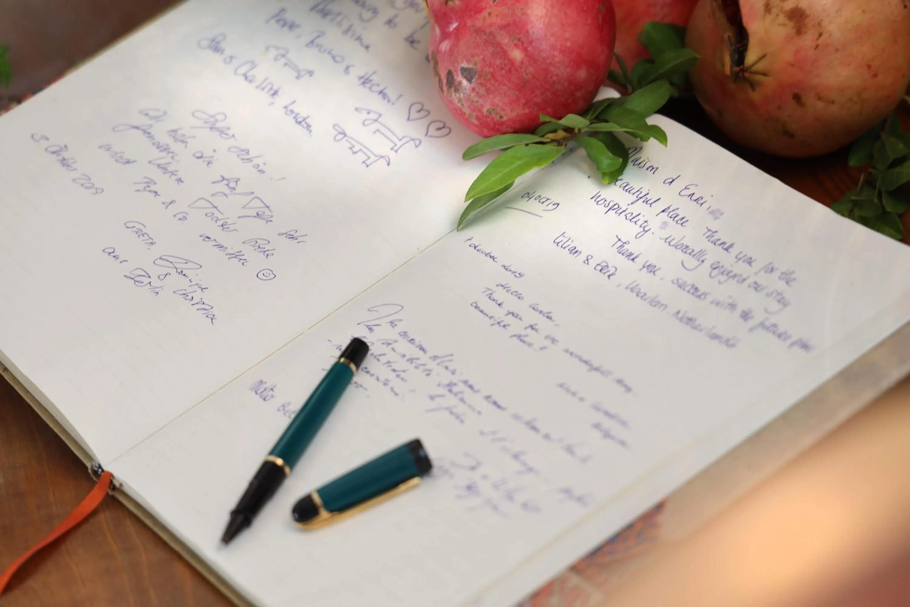 Text overlay in Maison D'Enrì