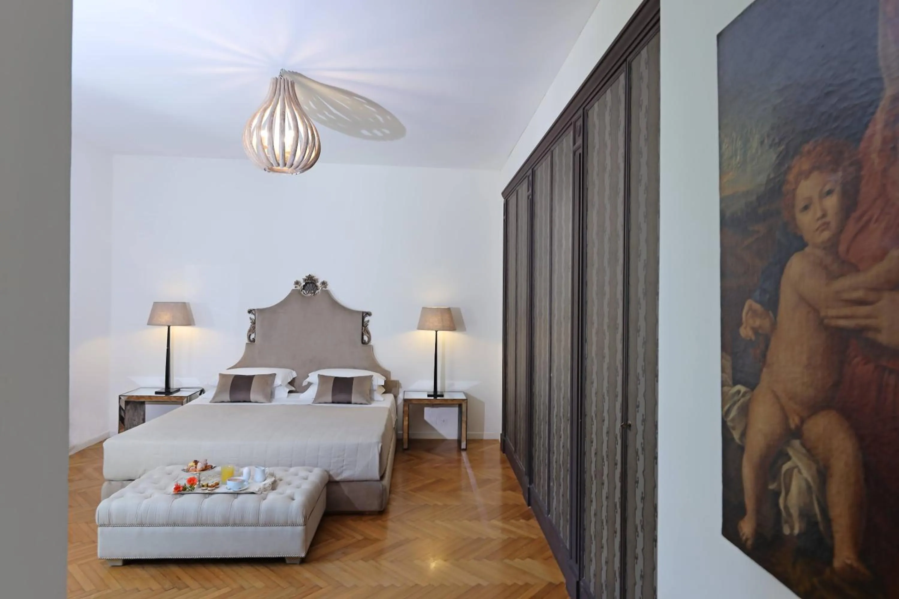 Photo of the whole room, Bed in Maison D'Enrì