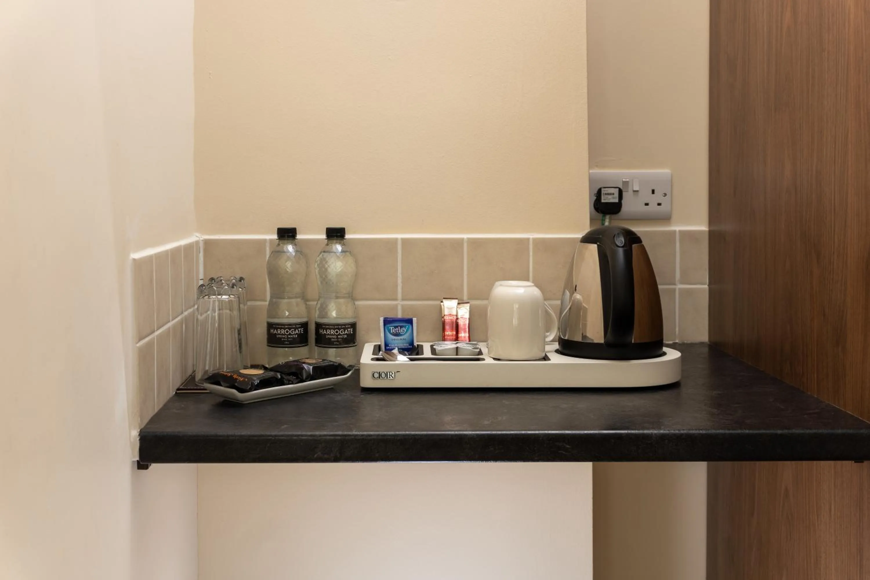 Coffee/tea facilities in The Lawns Guest House