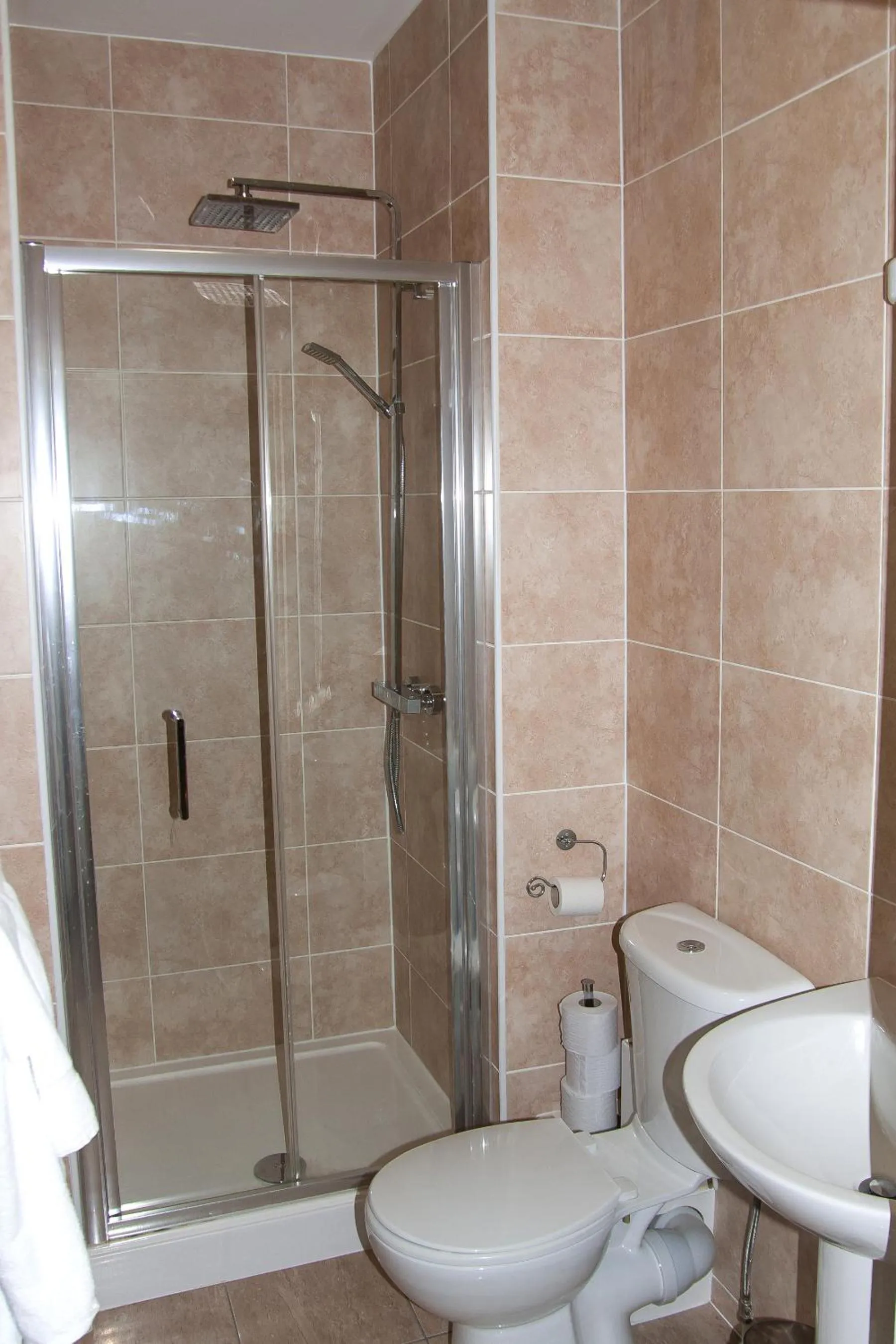 Shower in The Lawns Guest House