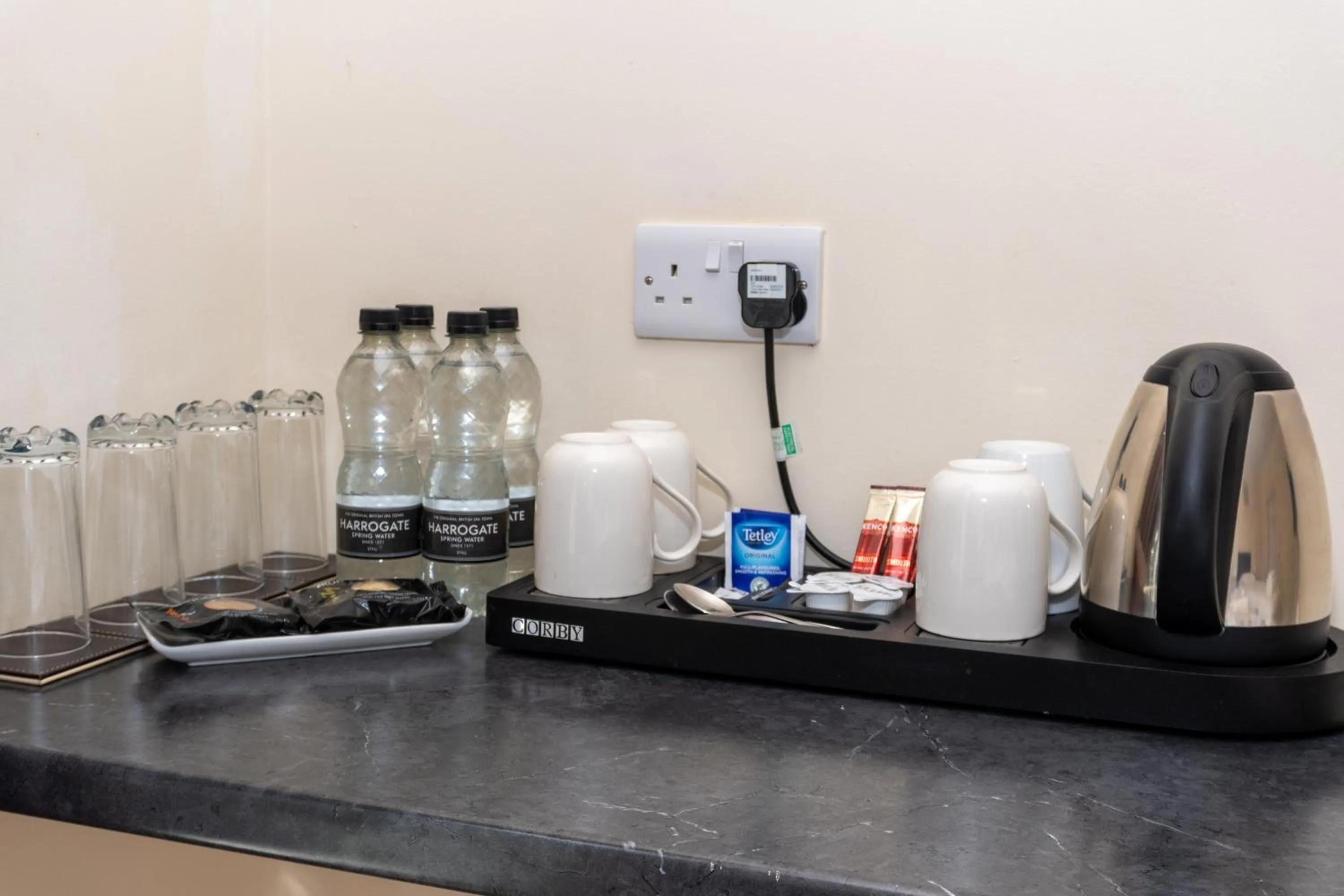 Coffee/tea facilities in The Lawns Guest House