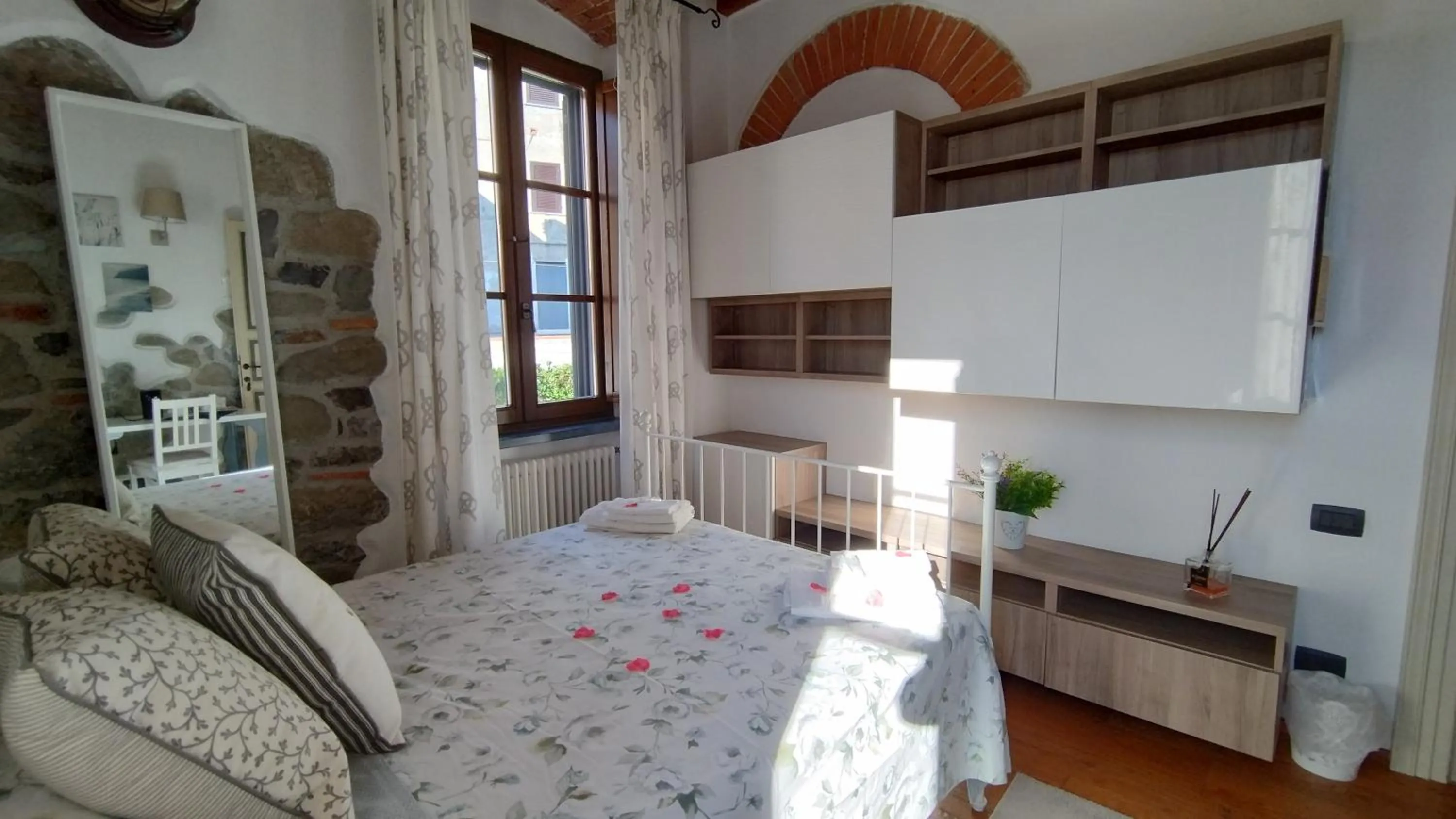 Bed in jasmine cottage