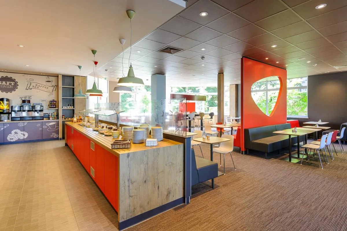 Restaurant/places to eat in ibis Augsburg Koenigsplatz