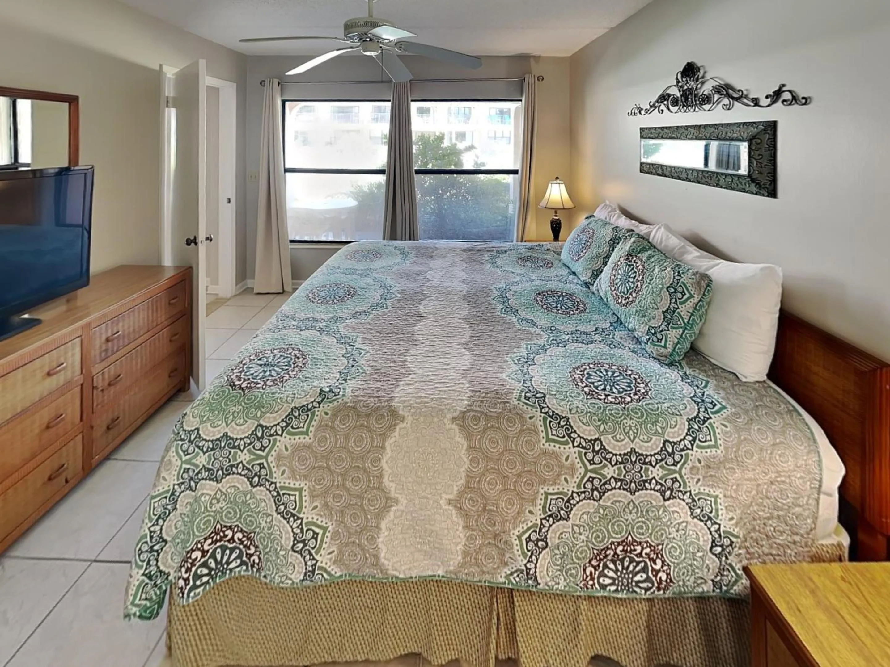 Bed in Sea Place 14158