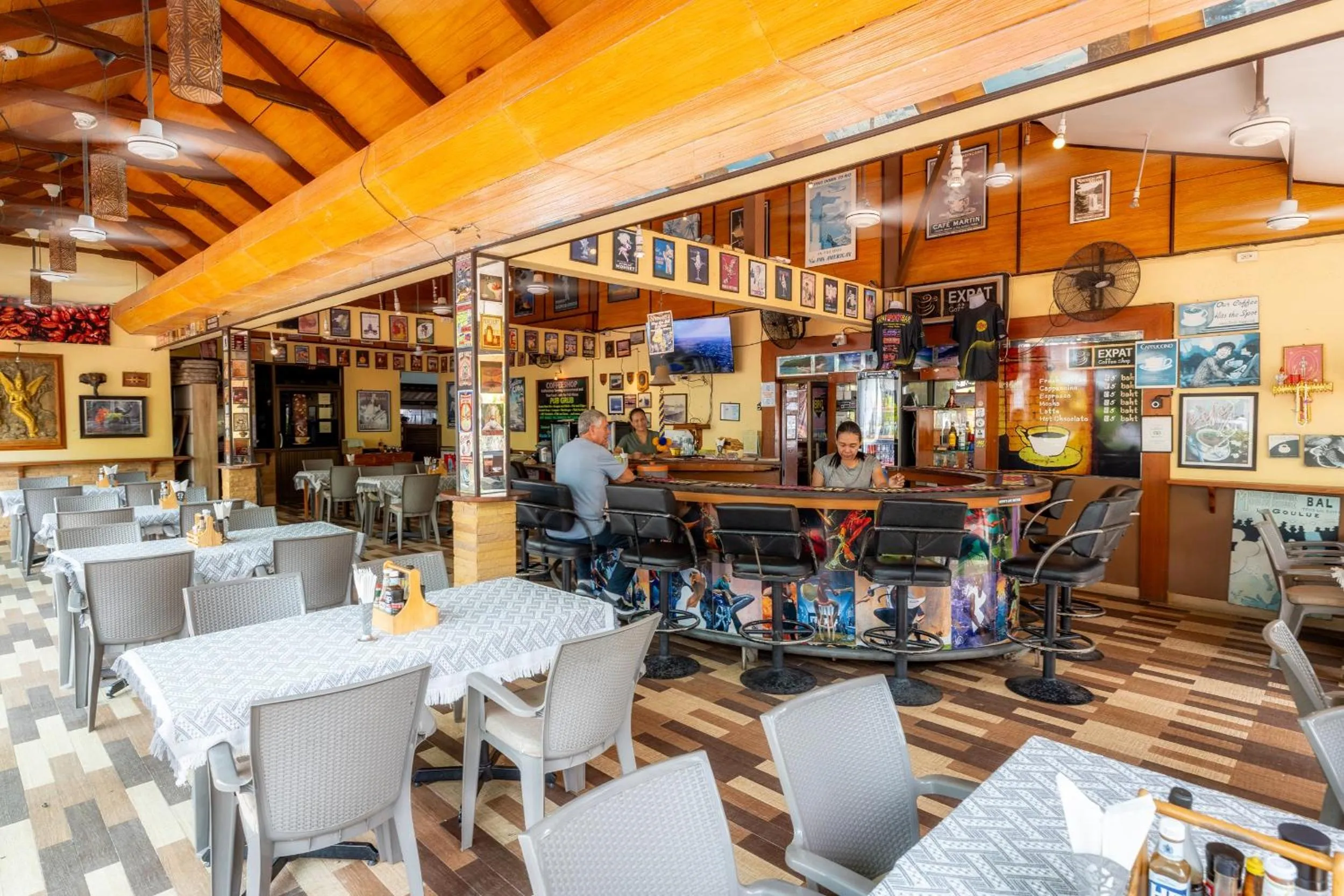 Restaurant/places to eat in The Expat Hotel Patong