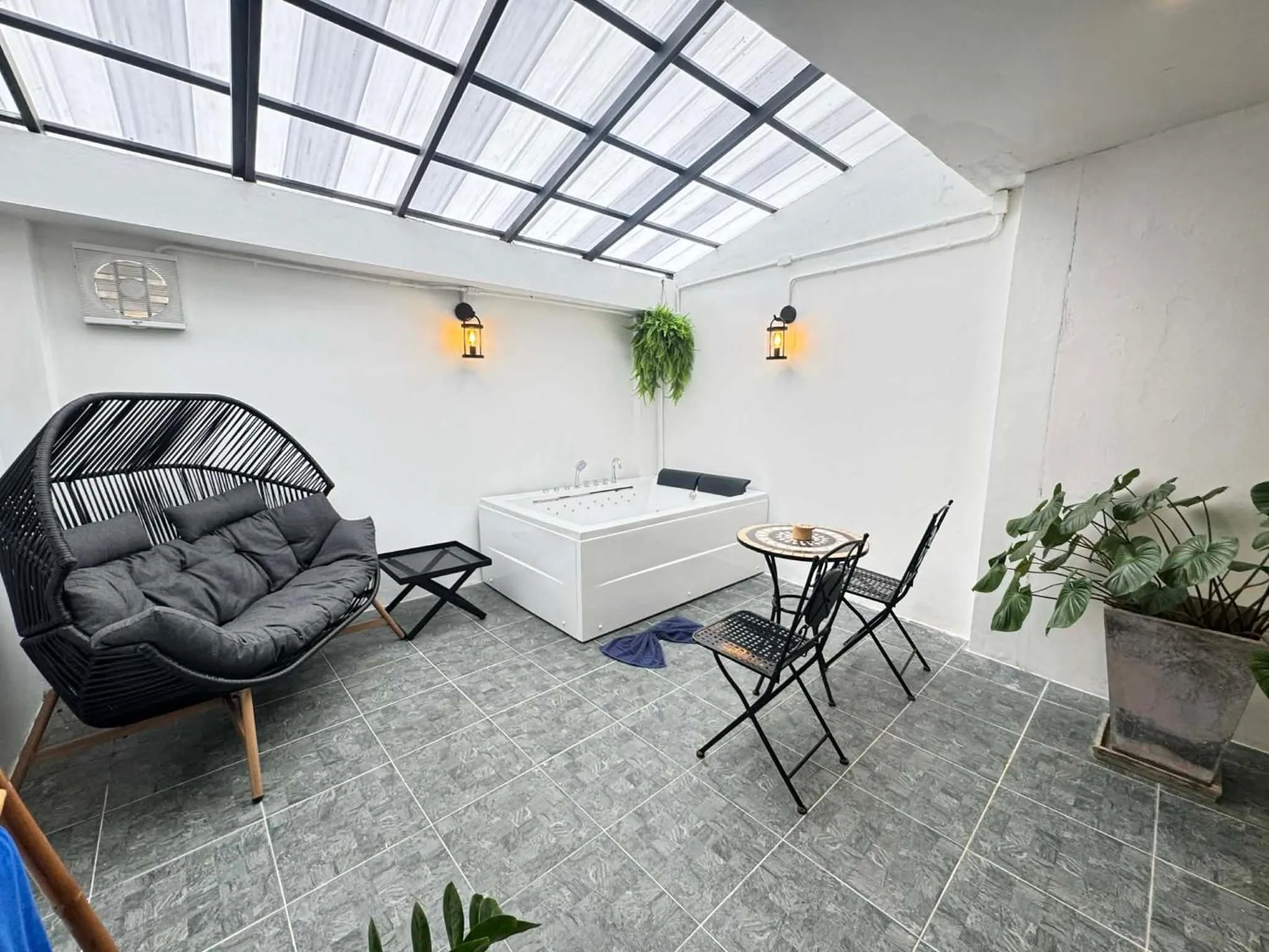 Hot Tub in The Nest Resort Patong