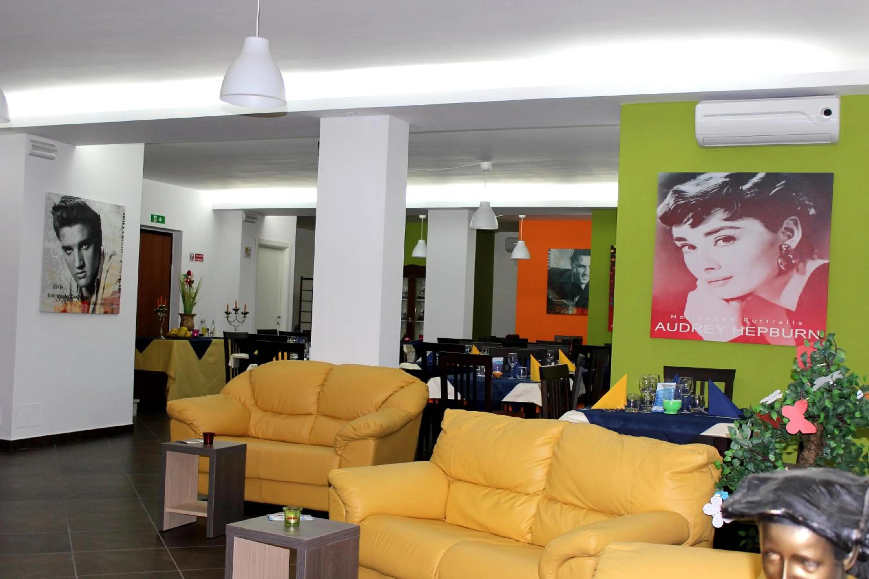 Restaurant/places to eat in Conca Degli Dei