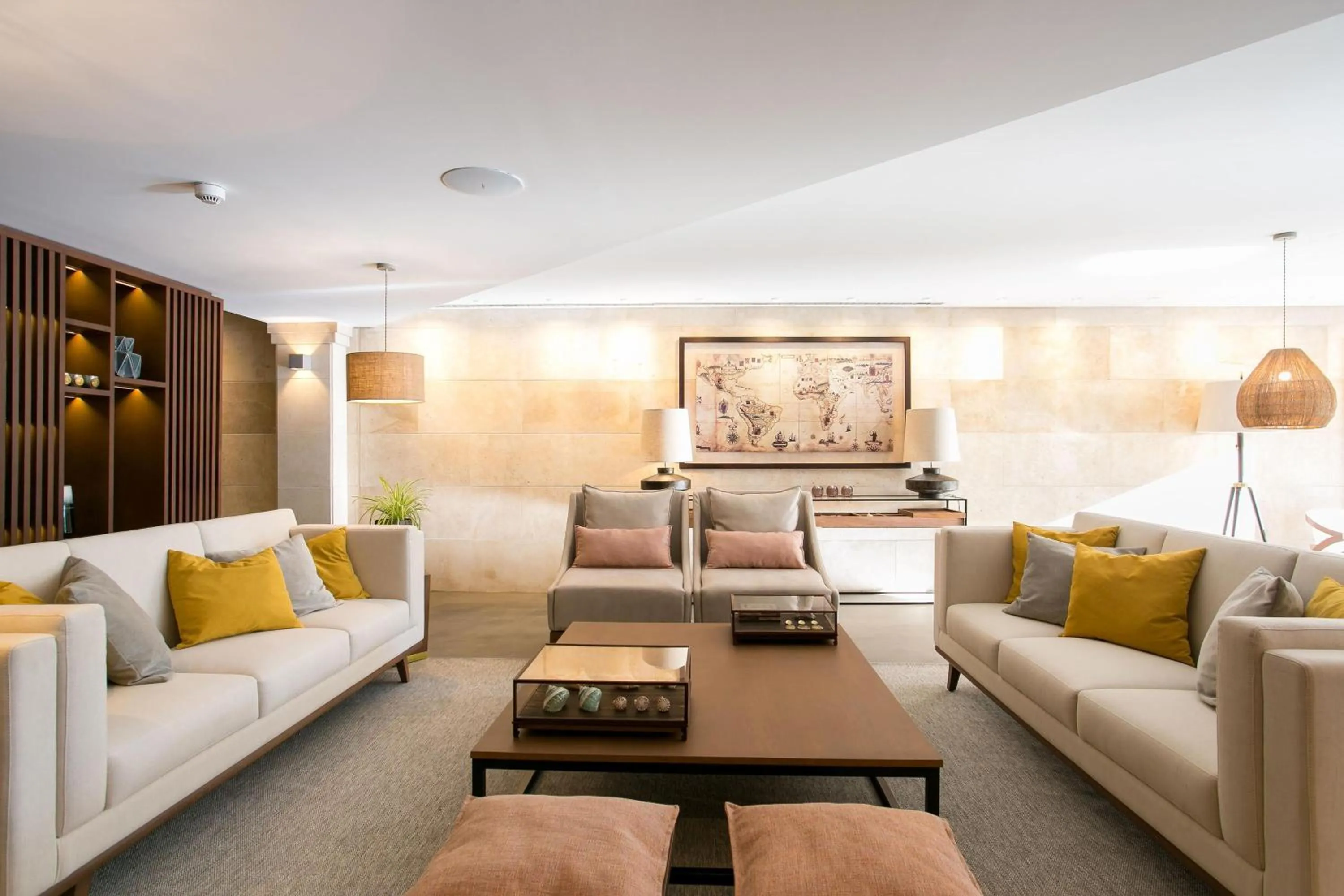 Lobby or reception in Four Points by Sheraton Sesimbra