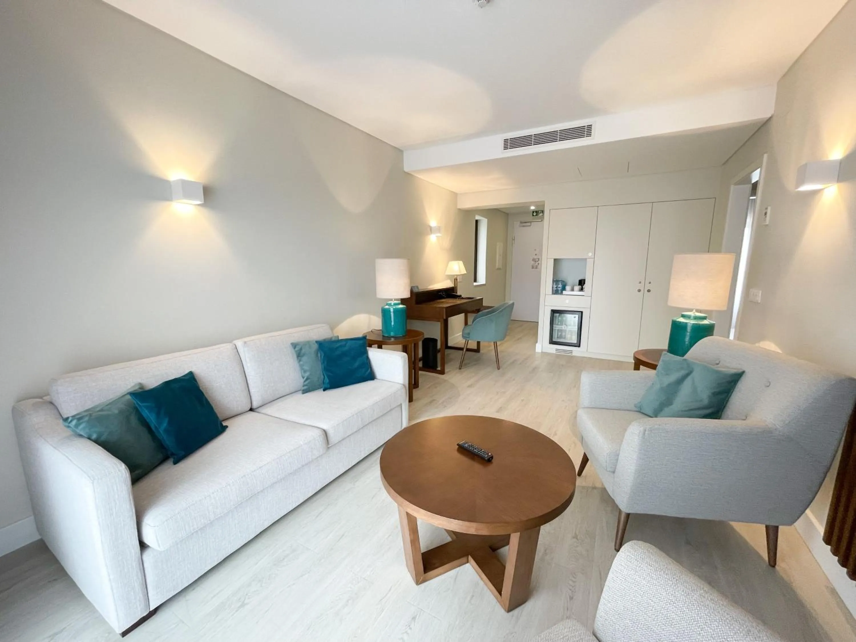 Living room in Four Points by Sheraton Sesimbra