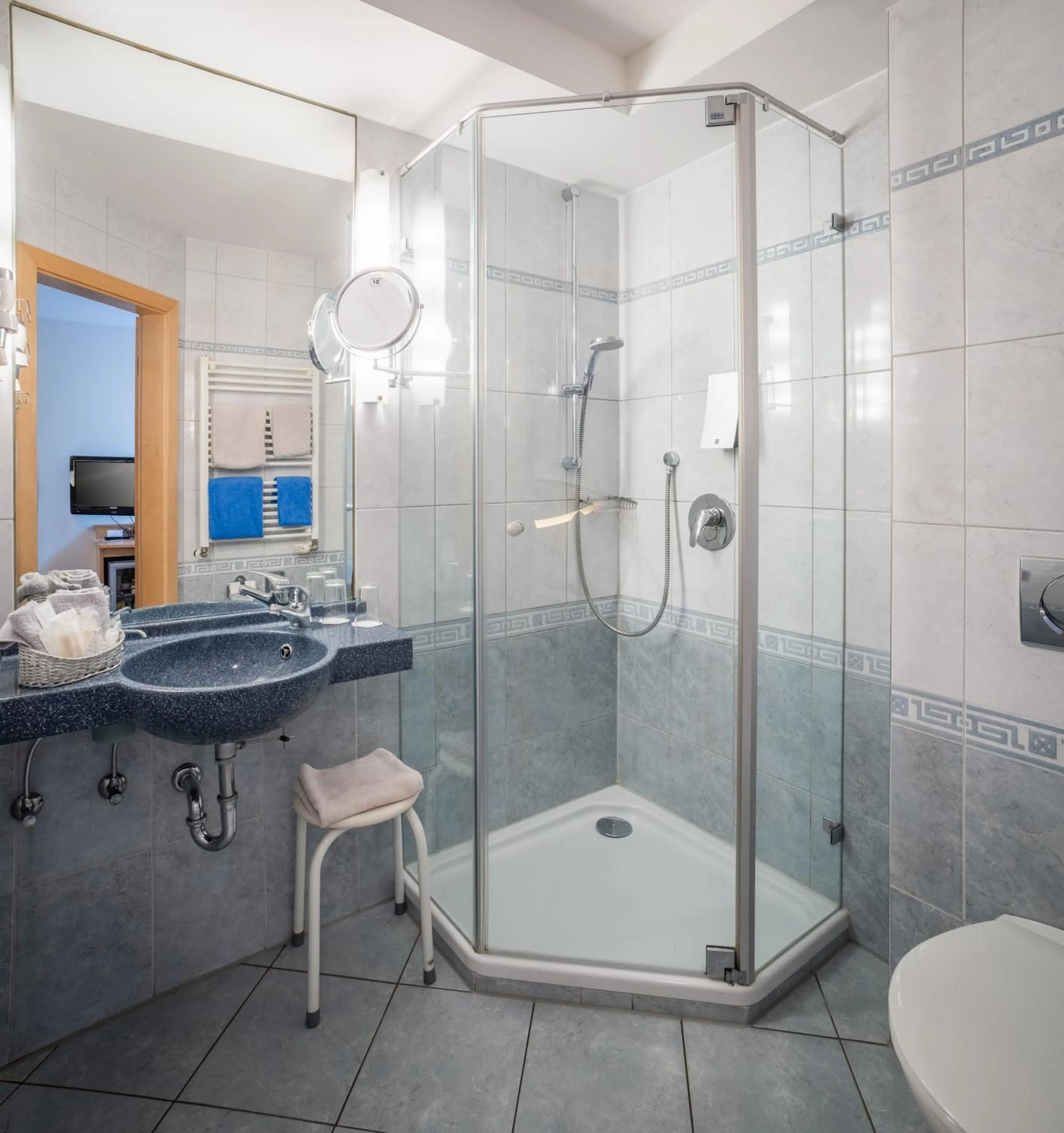 Shower in Hotel Atrium Garni