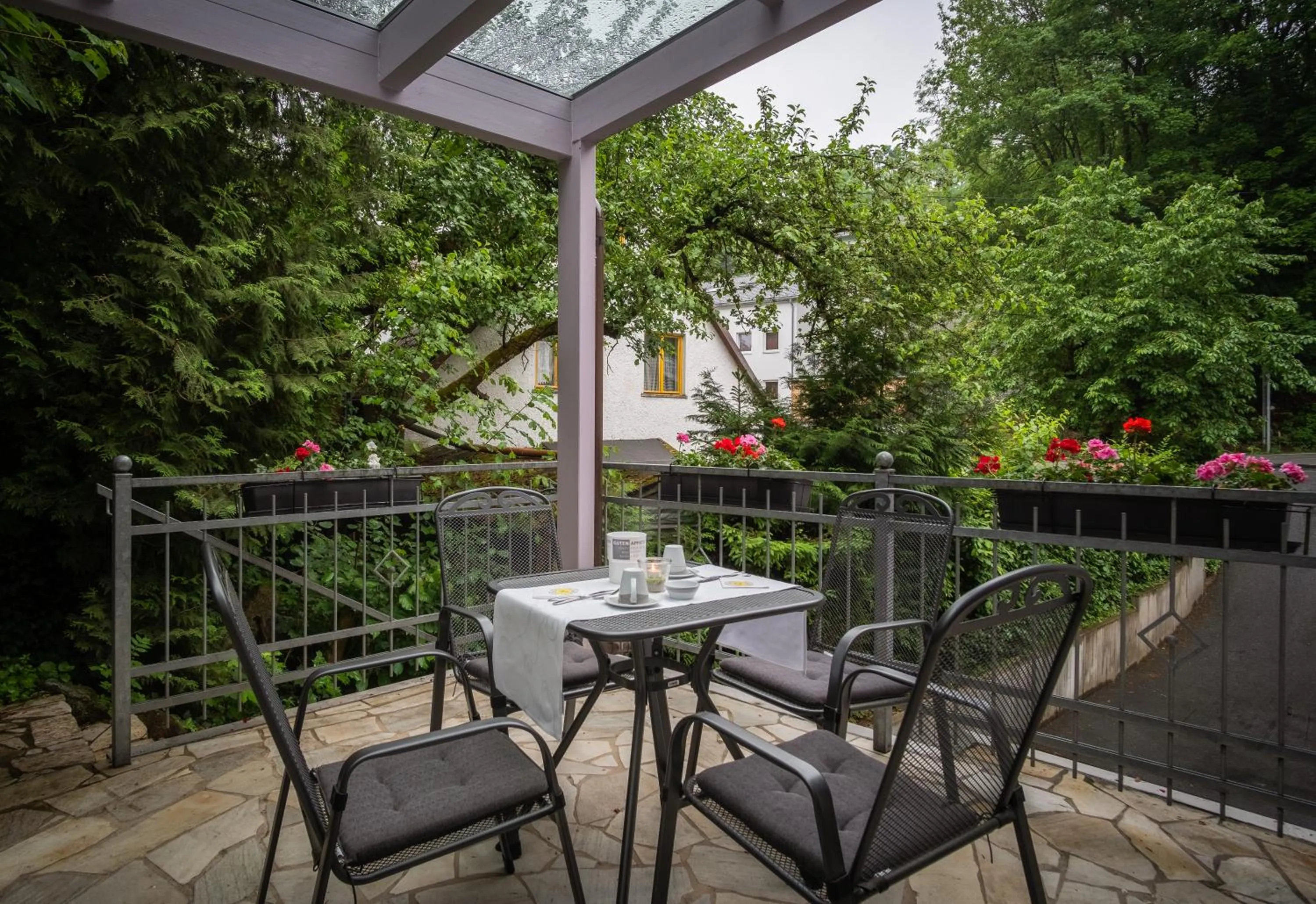 Restaurant/places to eat in Hotel Atrium Garni