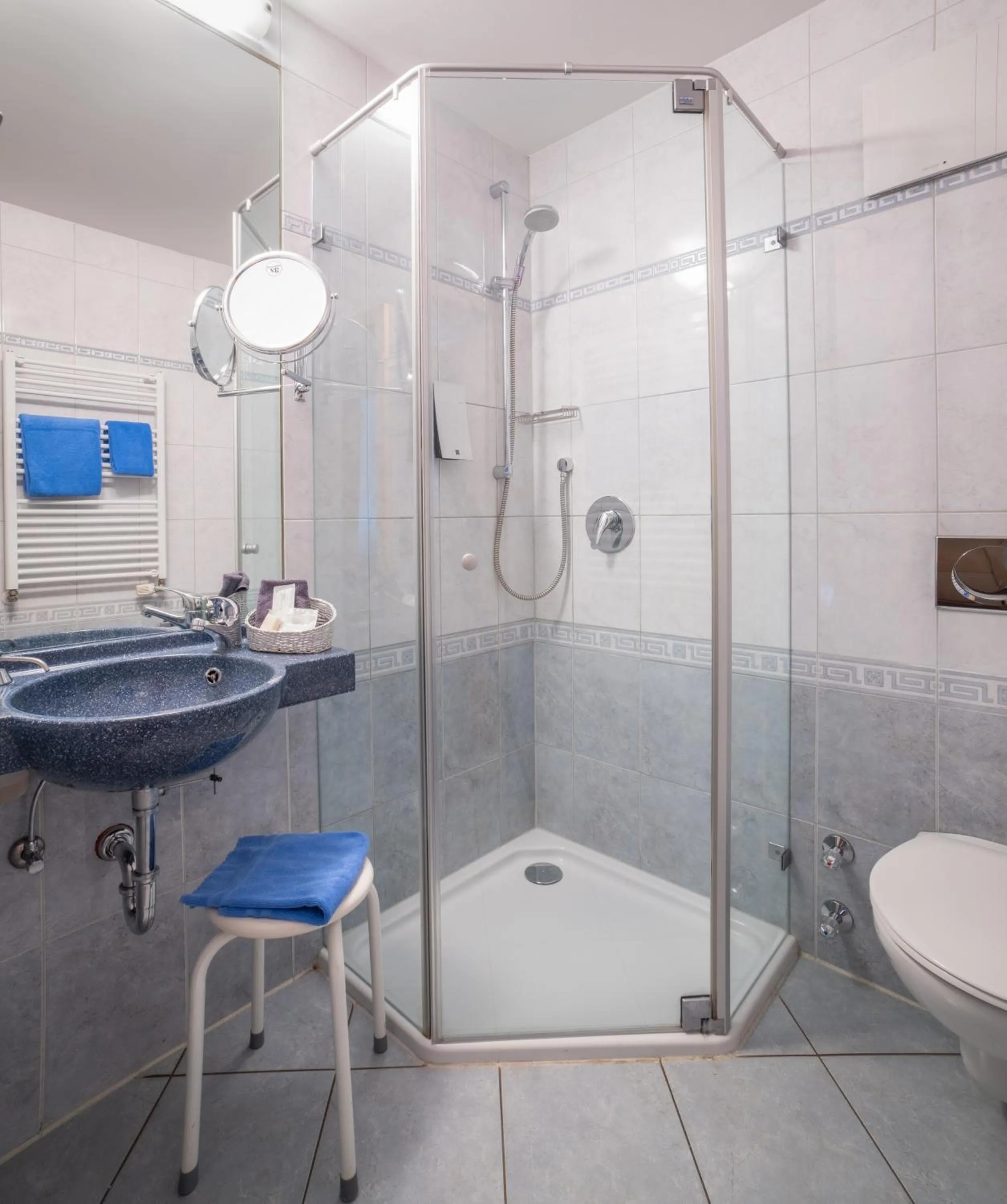 Shower in Hotel Atrium Garni