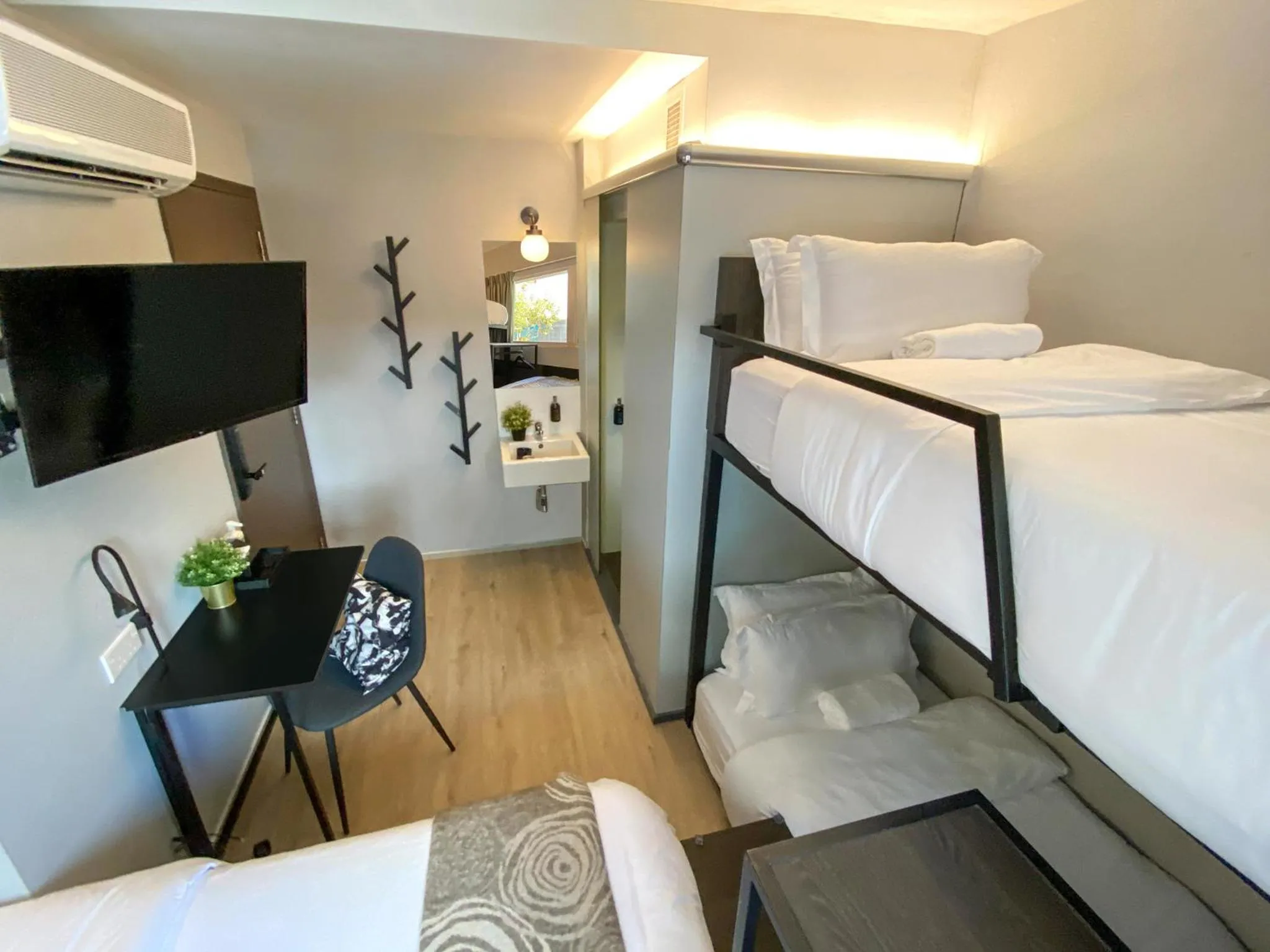 Living room, Bed in ST Signature Bugis Beach, SHORT OVERNIGHT, 8 Hours, 11PM-7AM