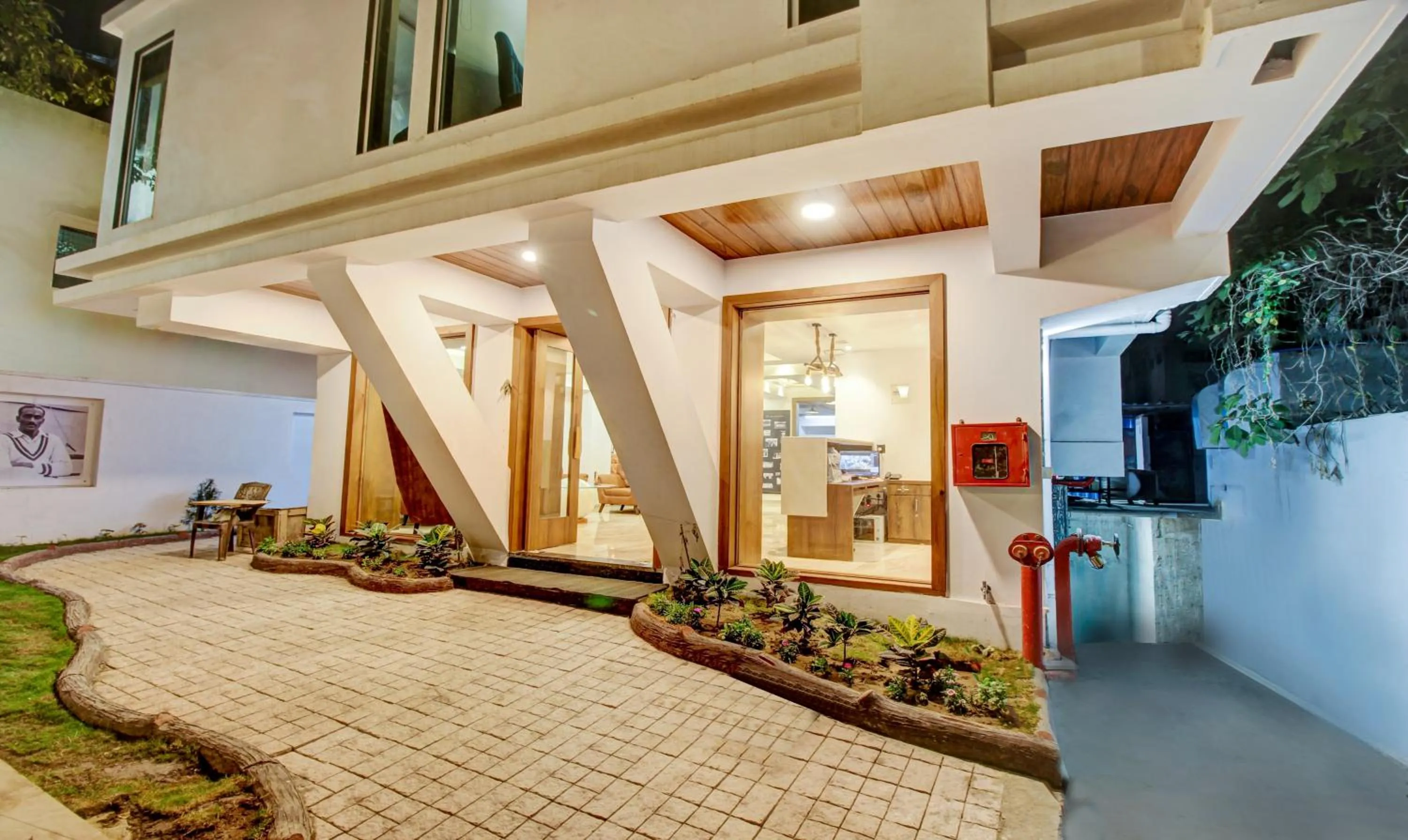 Facade/entrance in Treebo The Pavilion, Railway Station