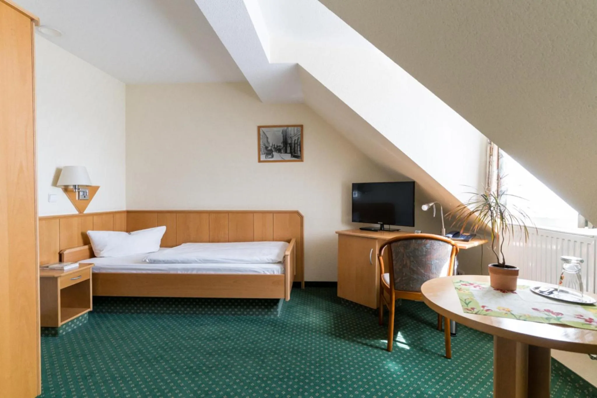 Photo of the whole room, Bed in Hotel am Schloß