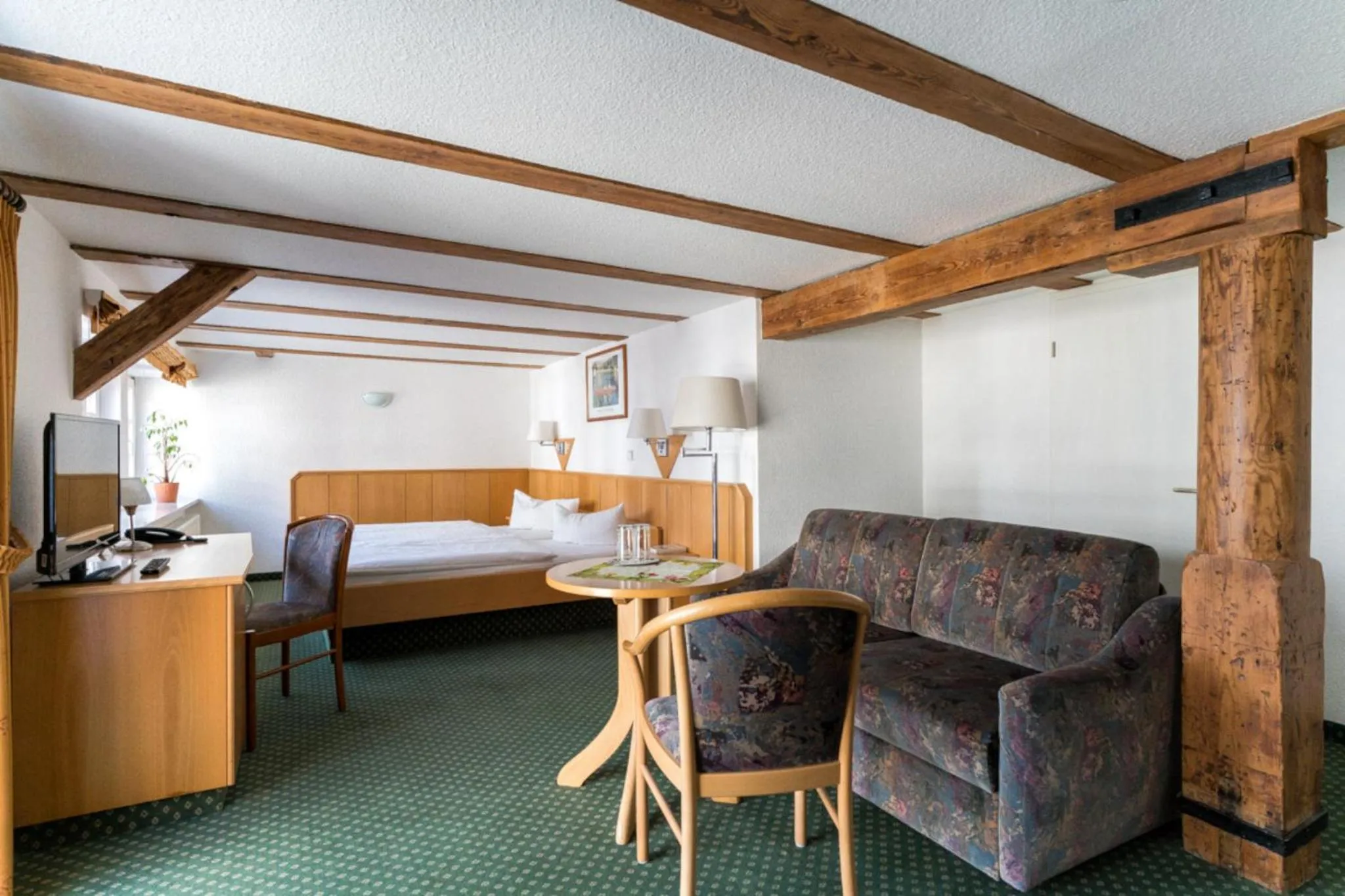 Photo of the whole room, Bed in Hotel am Schloß
