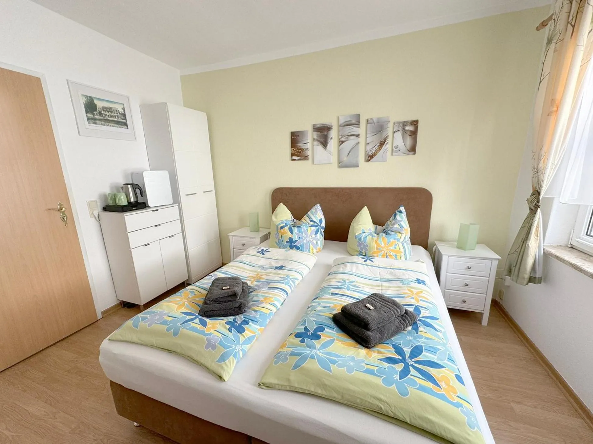 Bedroom, Bed in Hotel Nordlicht