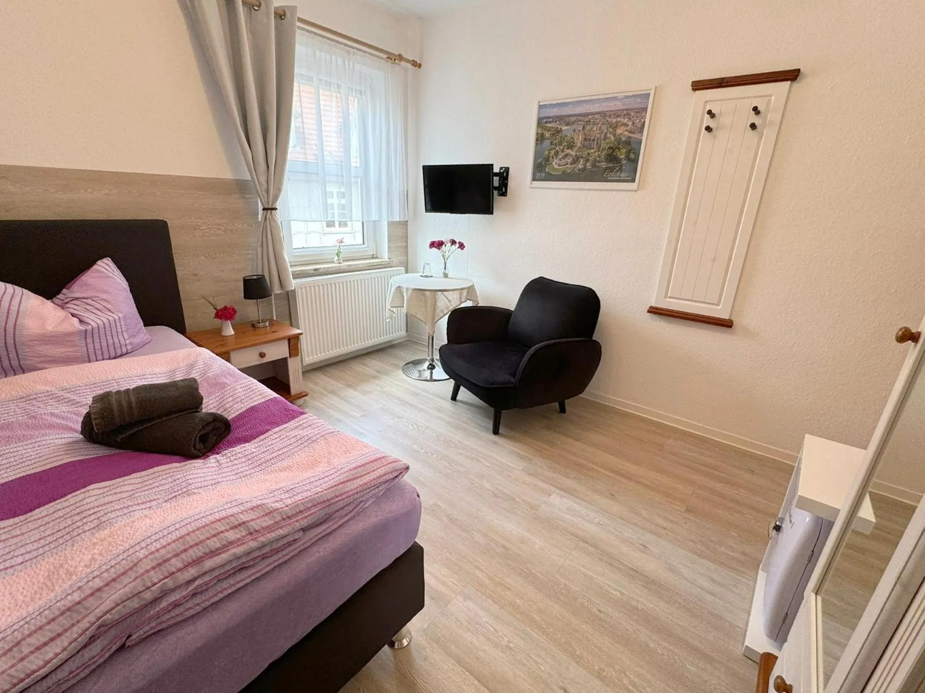 Photo of the whole room, Bed in Hotel Nordlicht