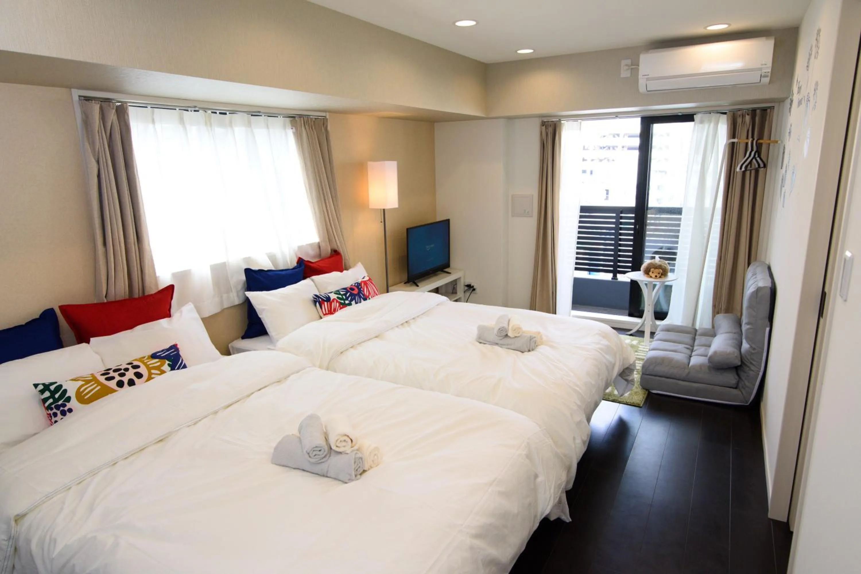 Bed in Hotel Central Yokohama