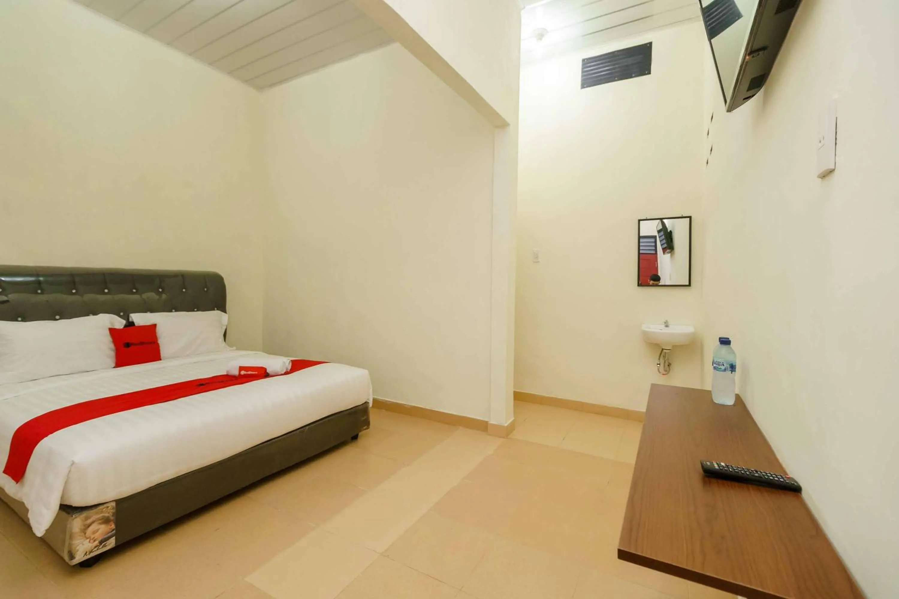 Bed in RedDoorz Plus @ Setiabudi Medan 4