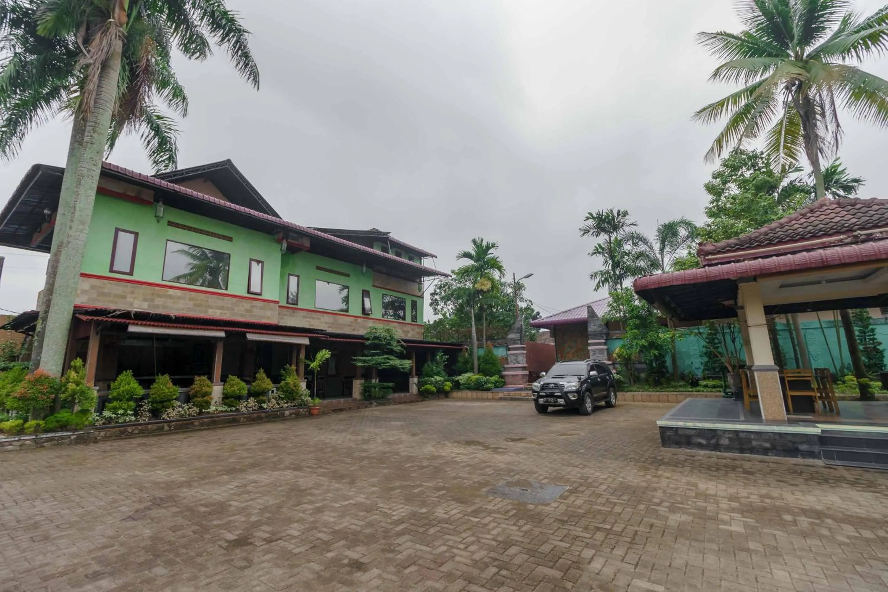 RedDoorz Plus @ Setiabudi Medan 4