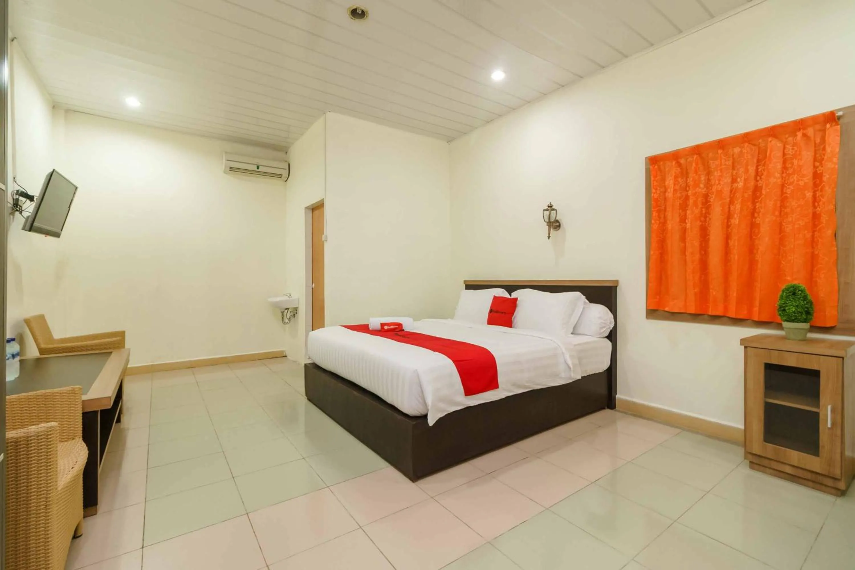 Bed in RedDoorz Plus @ Setiabudi Medan 4