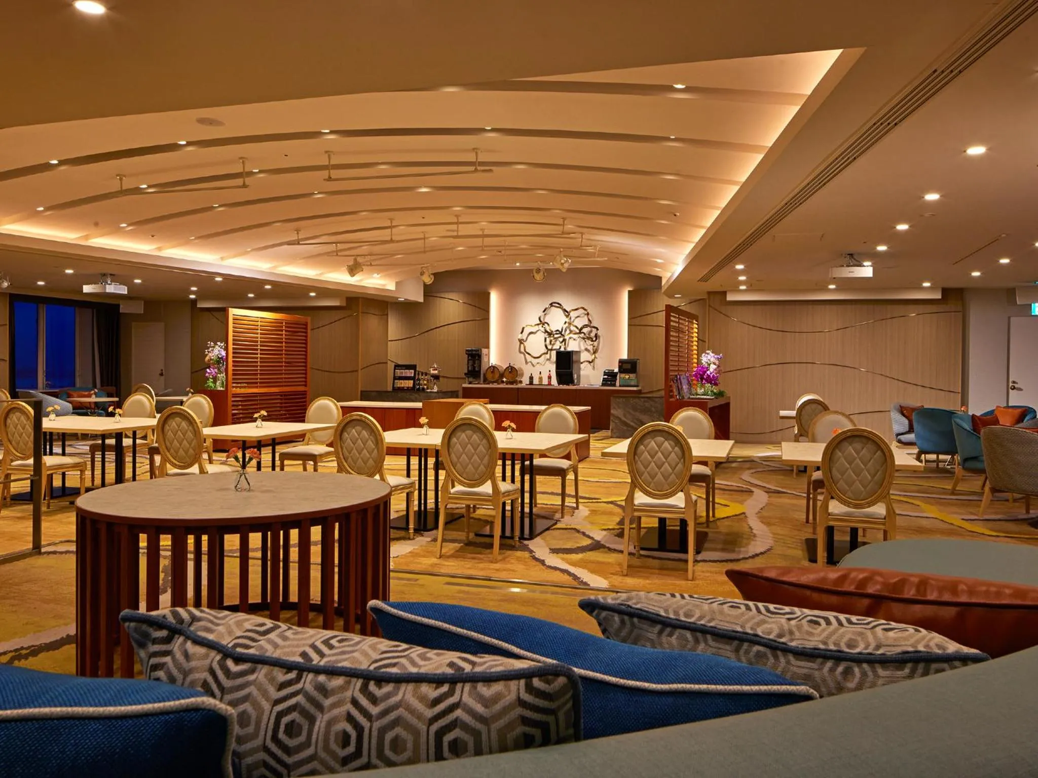 Lounge or bar in Grand Nikko Tokyo Bay Maihama