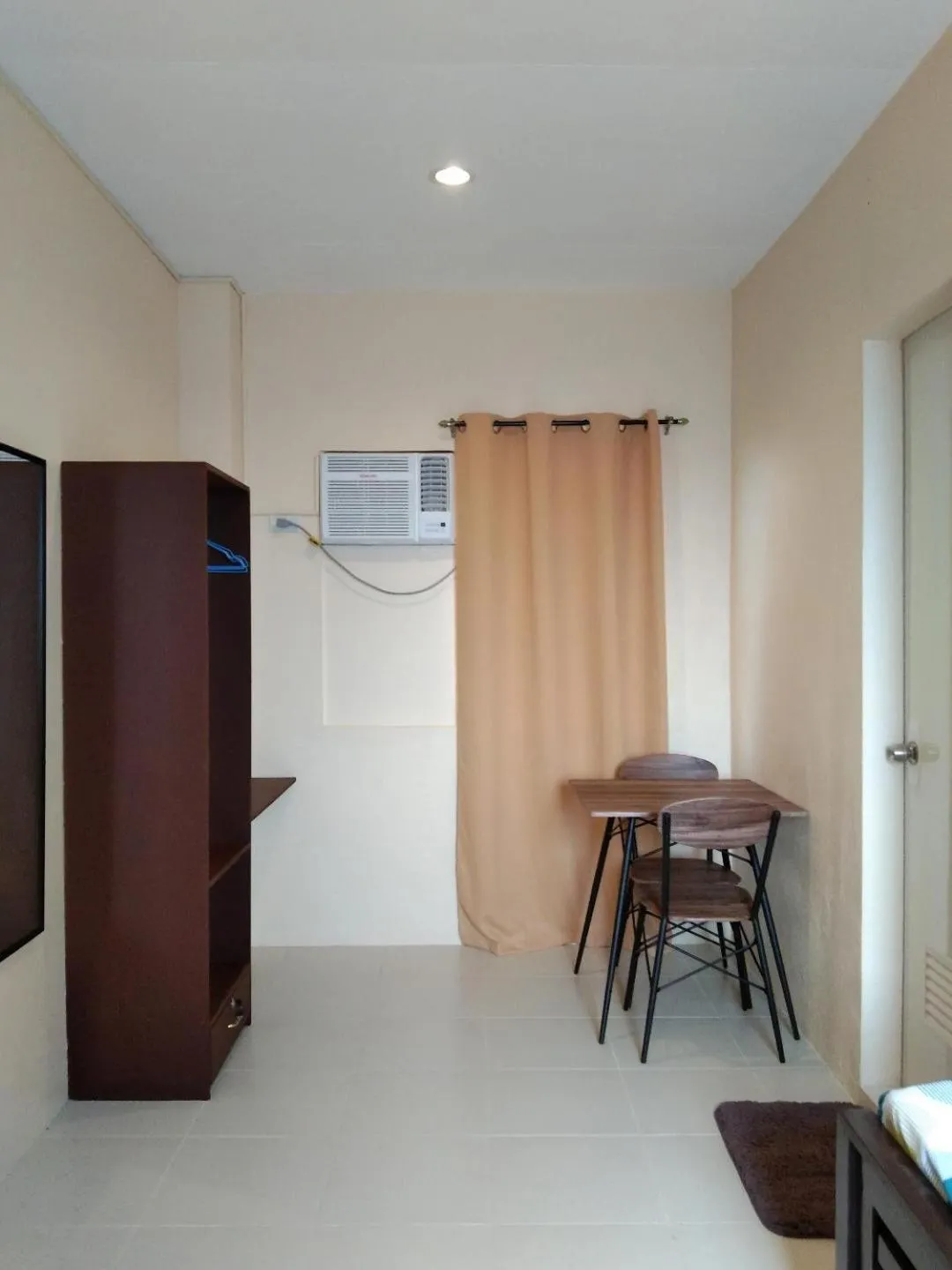 Photo of the whole room in Claytown Pension House