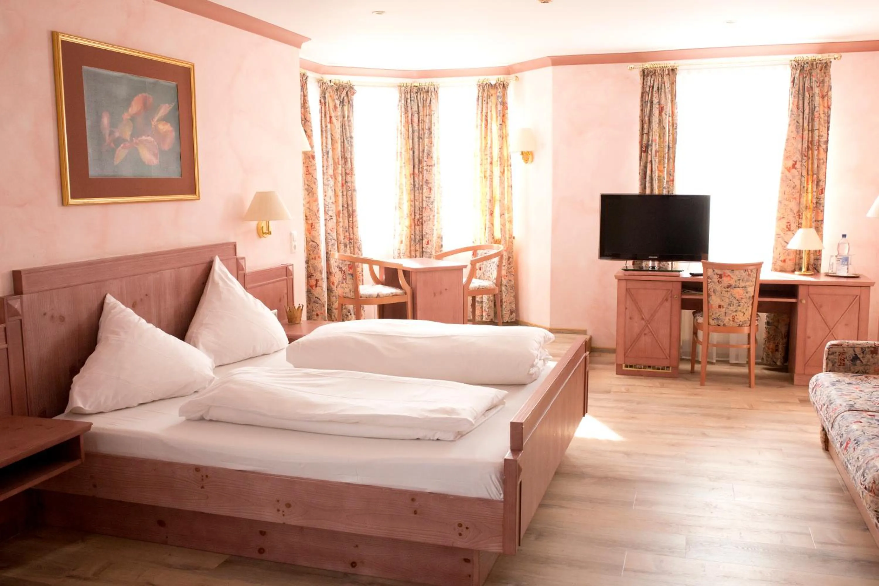 Photo of the whole room, Bed in Hotel Hirsch