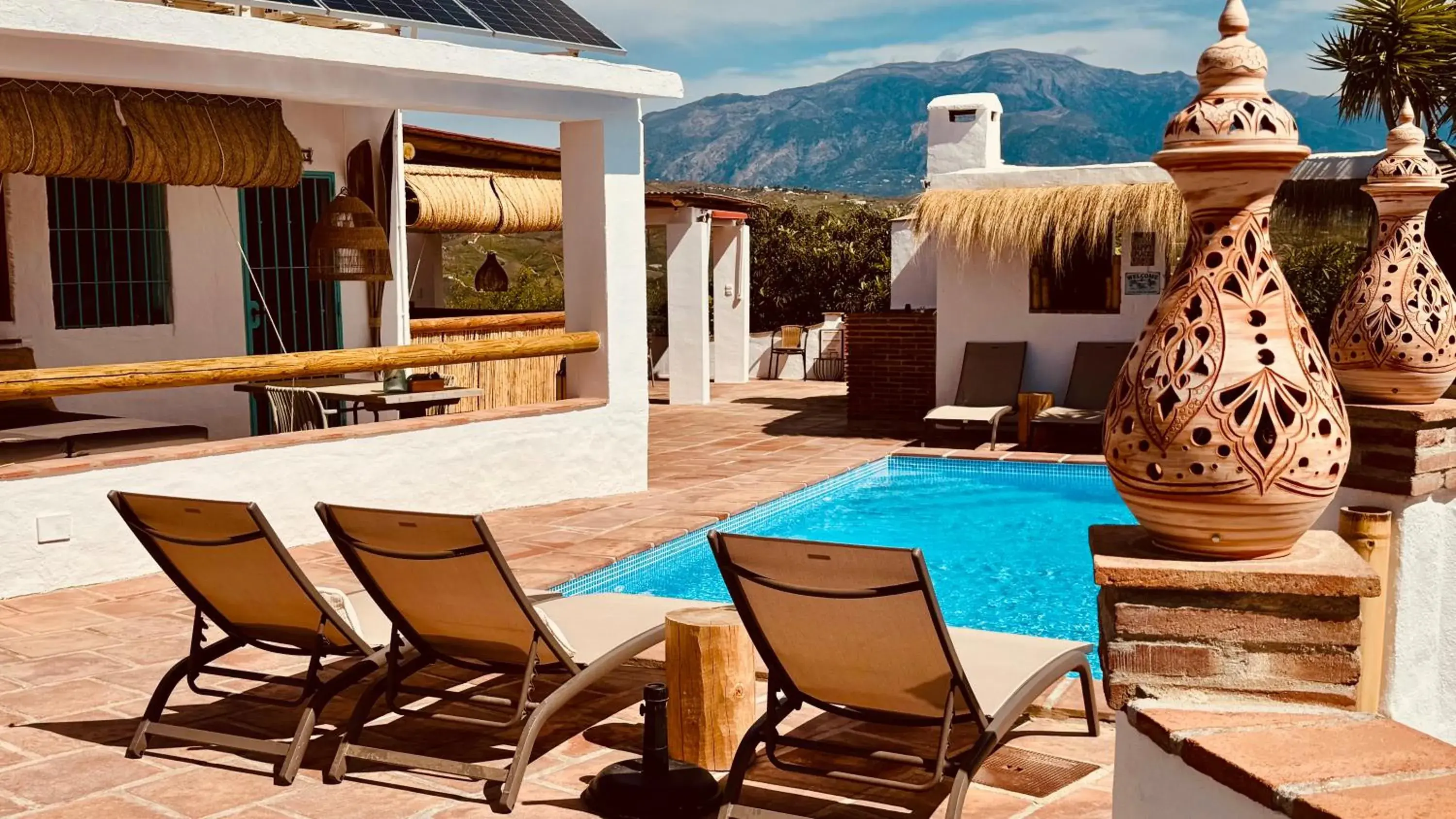Casa Bambú Boutique Studios Andalusië with pool and Mountain Views Casa Bambú Boutique Studios Andalusië with pool and Mountain Views