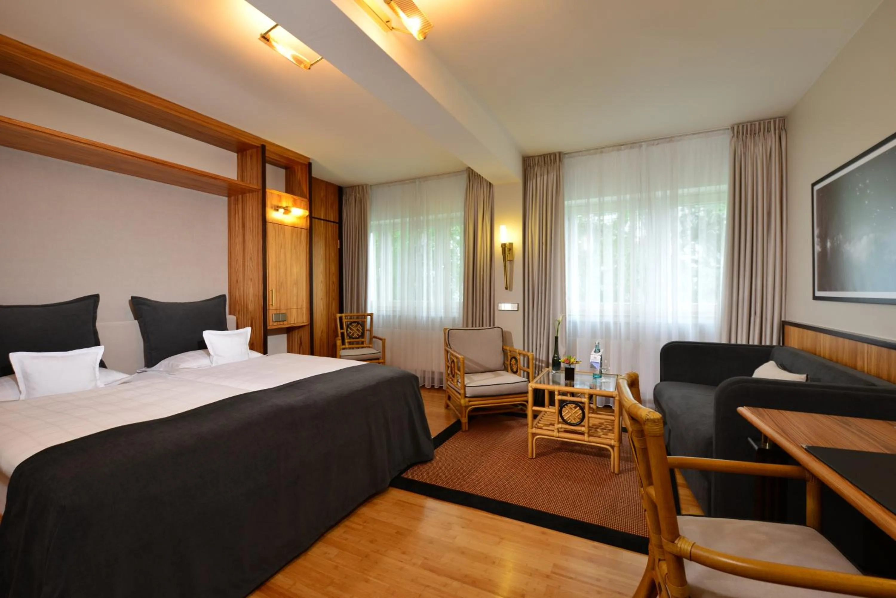 Photo of the whole room, Bed in Best Western Premier Parkhotel Kronsberg