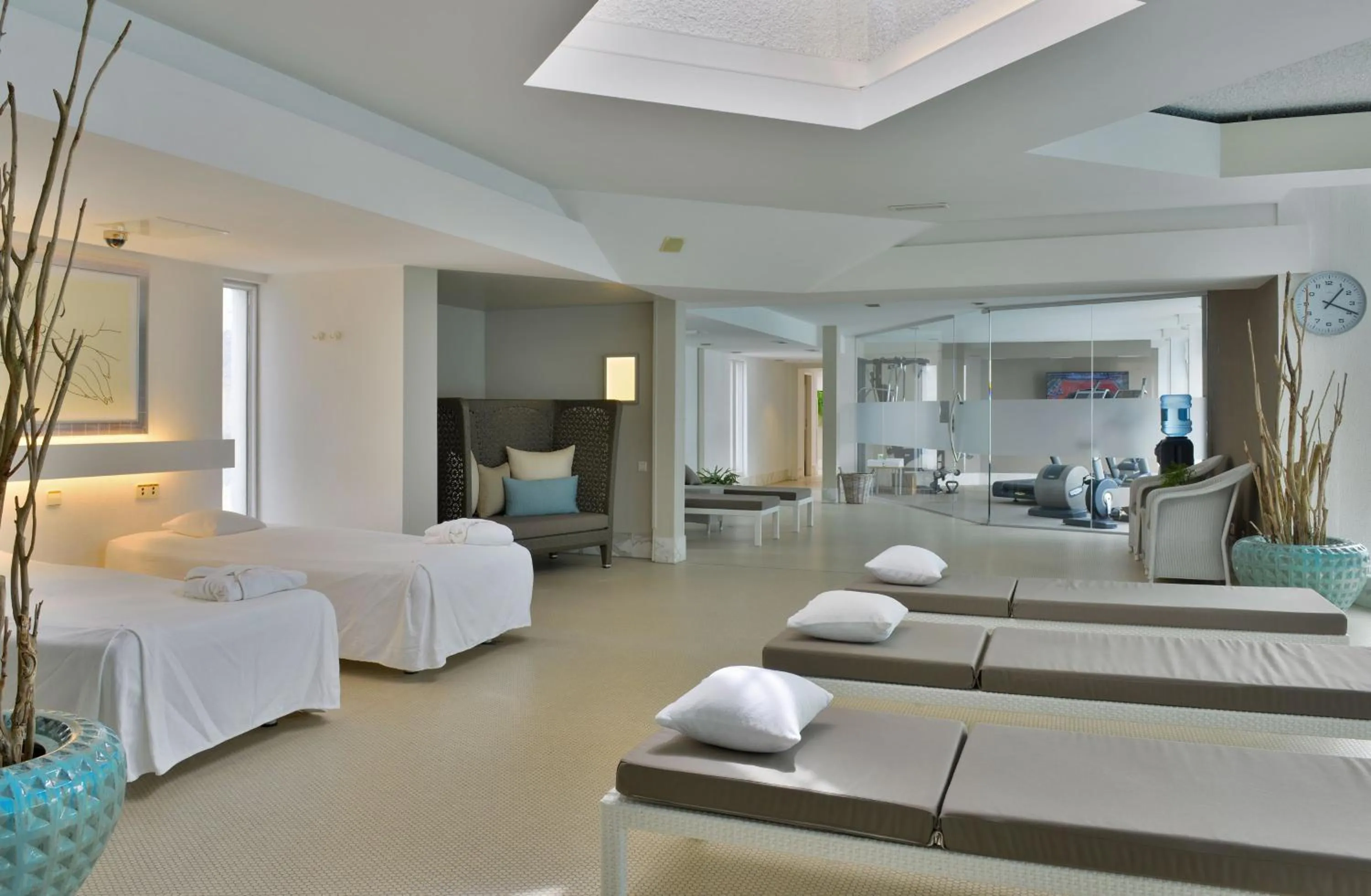 Photo of the whole room, Bed in Best Western Premier Parkhotel Kronsberg