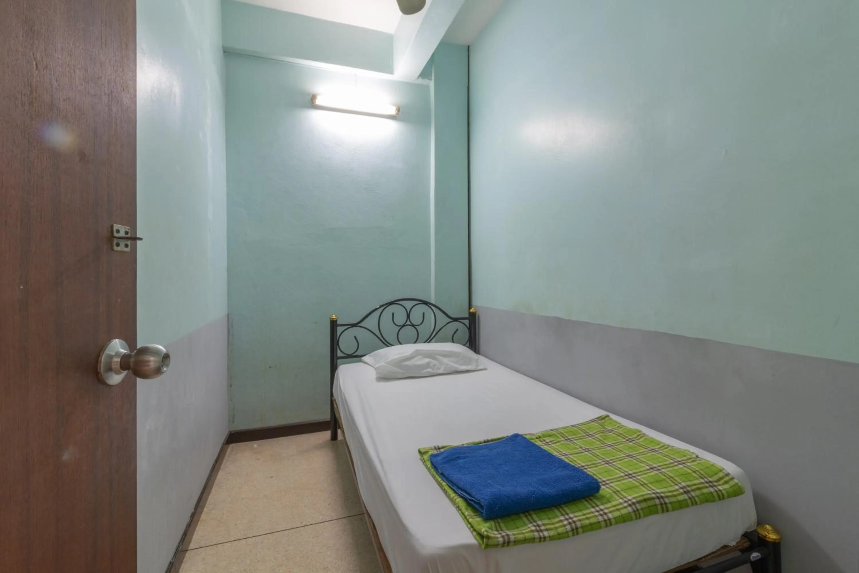 Bed in 7 Holder Guesthouse