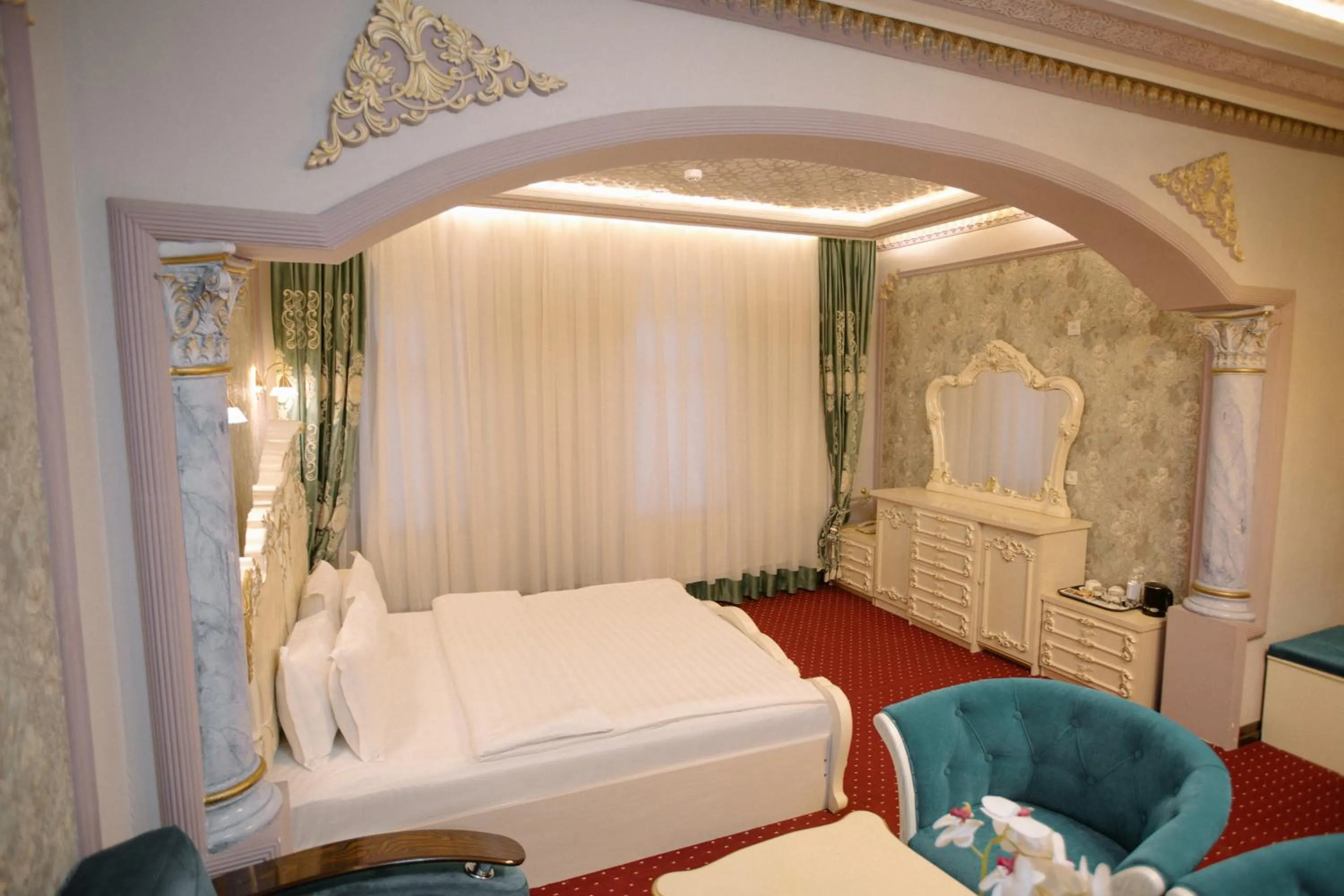 Bedroom, Bed in Dendi Plaza Hotel