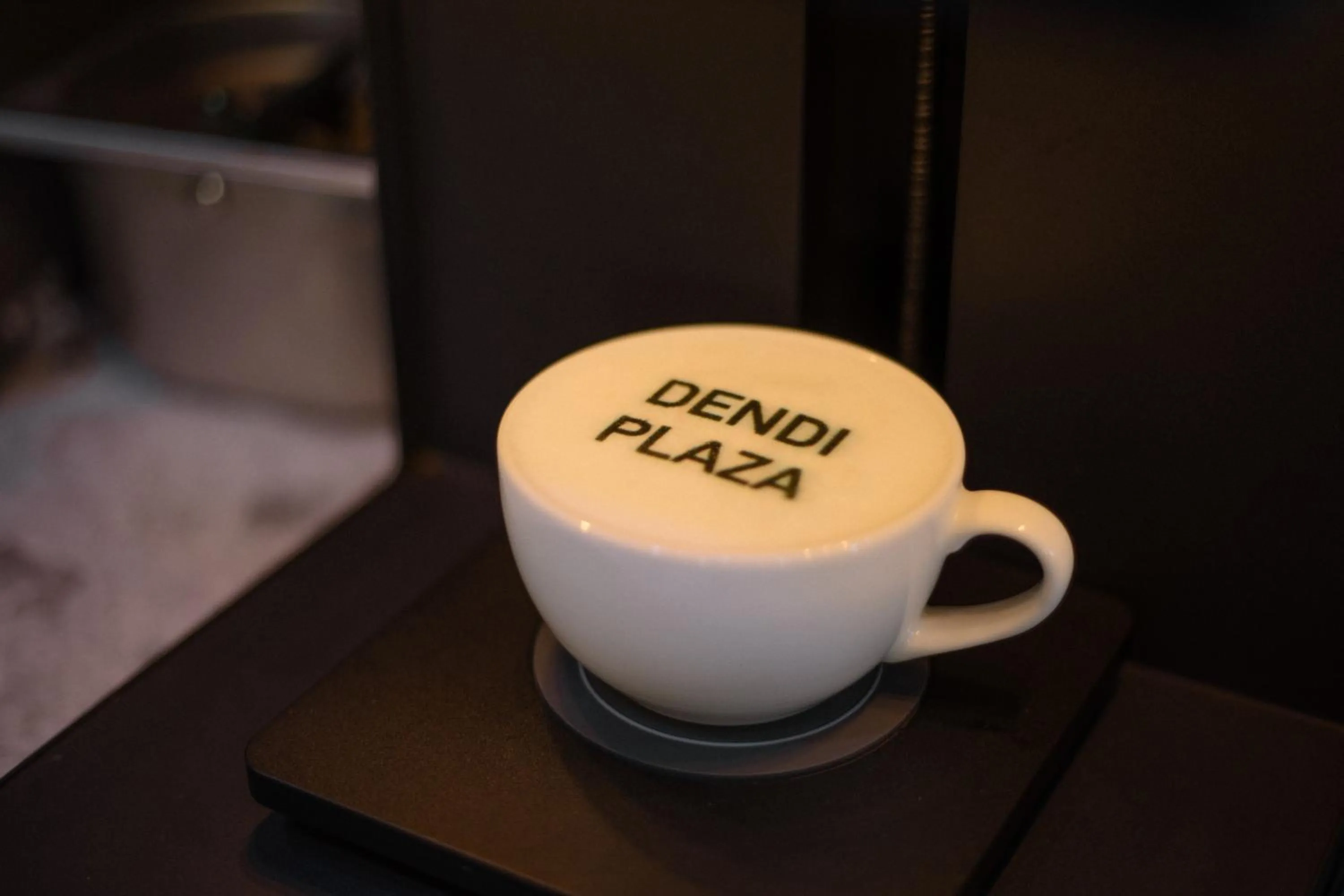 Coffee/tea facilities in Dendi Plaza Hotel